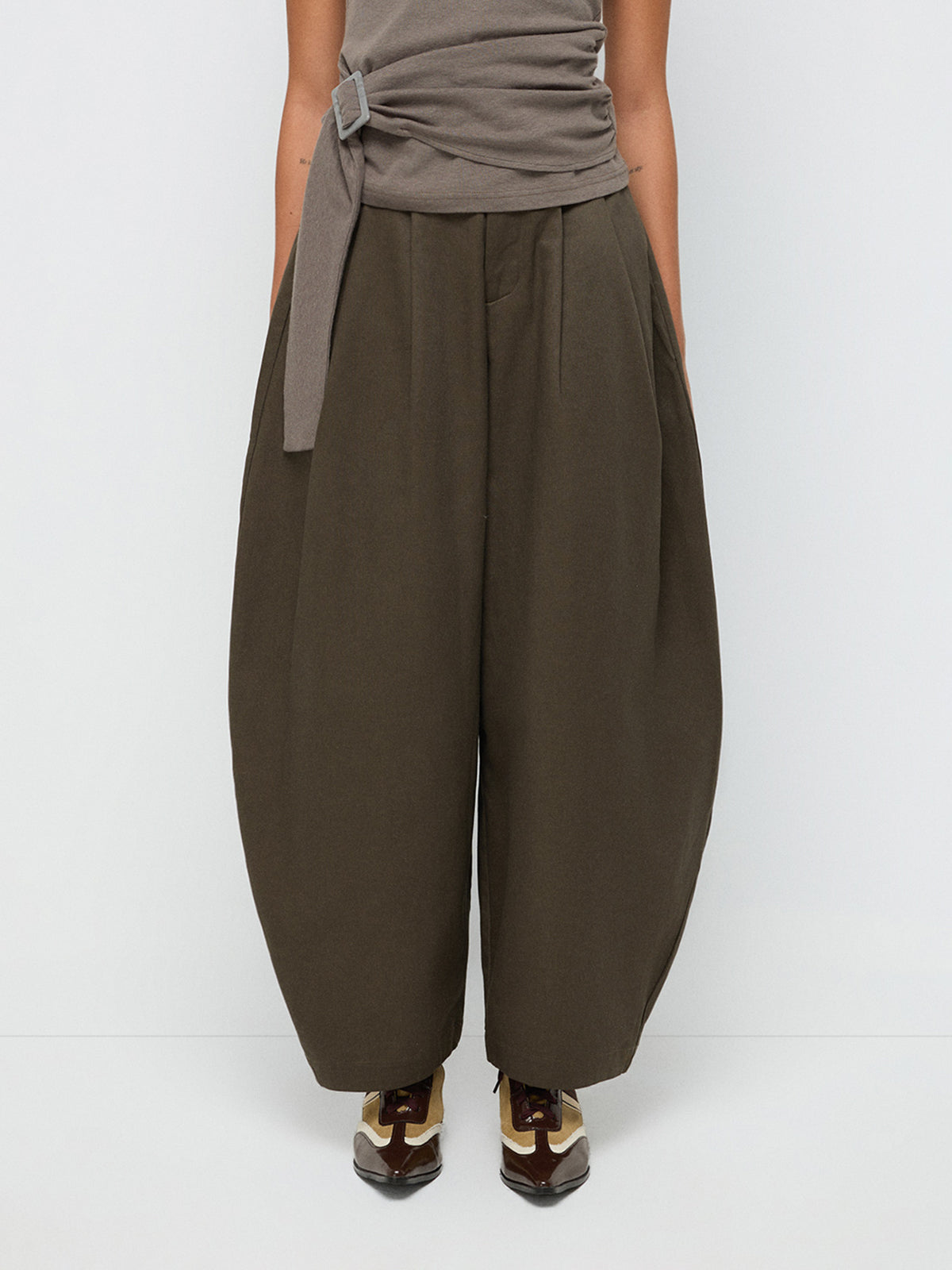 Arc Motion Wide Curve Pants – Olive Ash