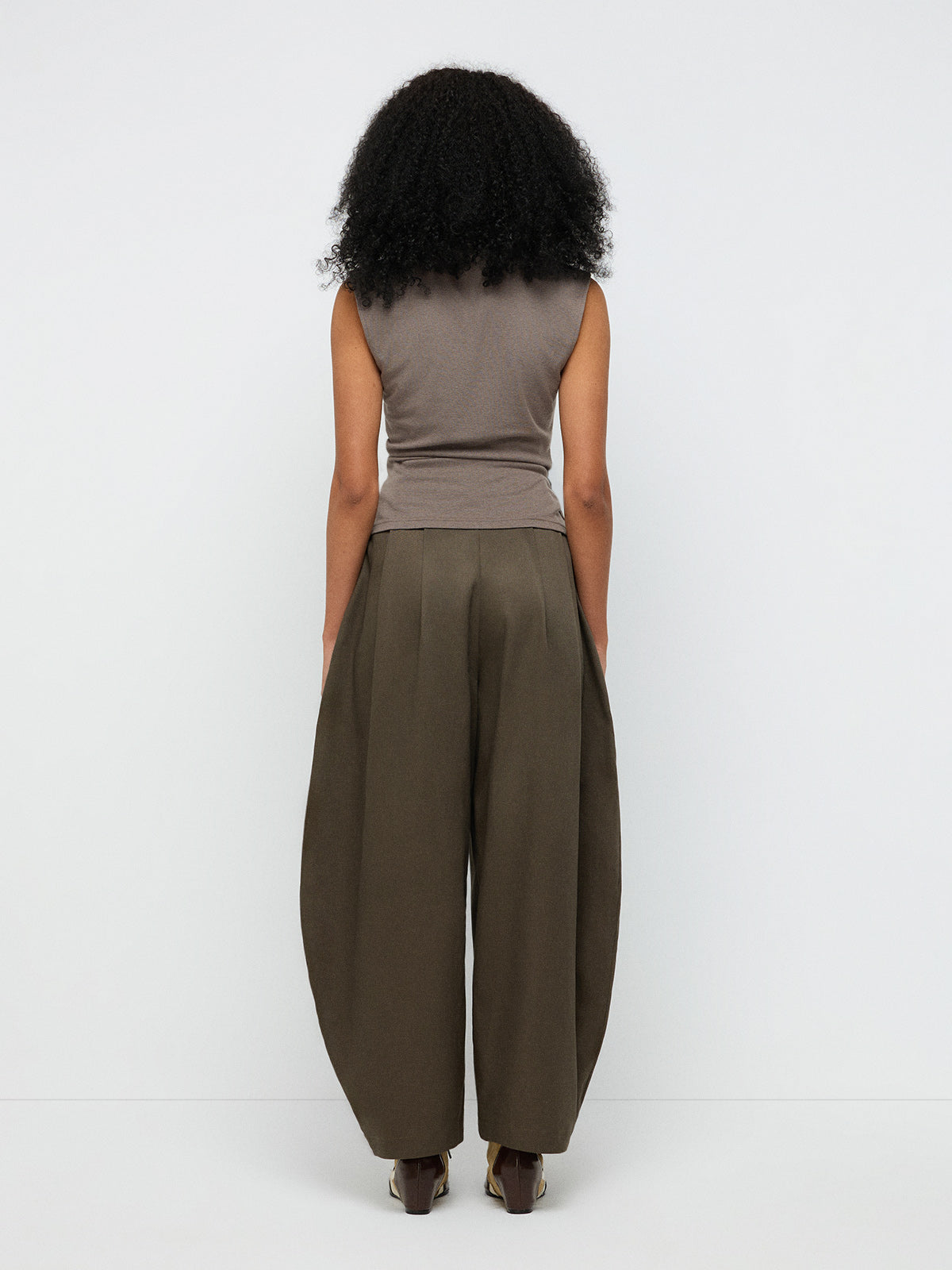 Arc Motion Wide Curve Pants – Olive Ash