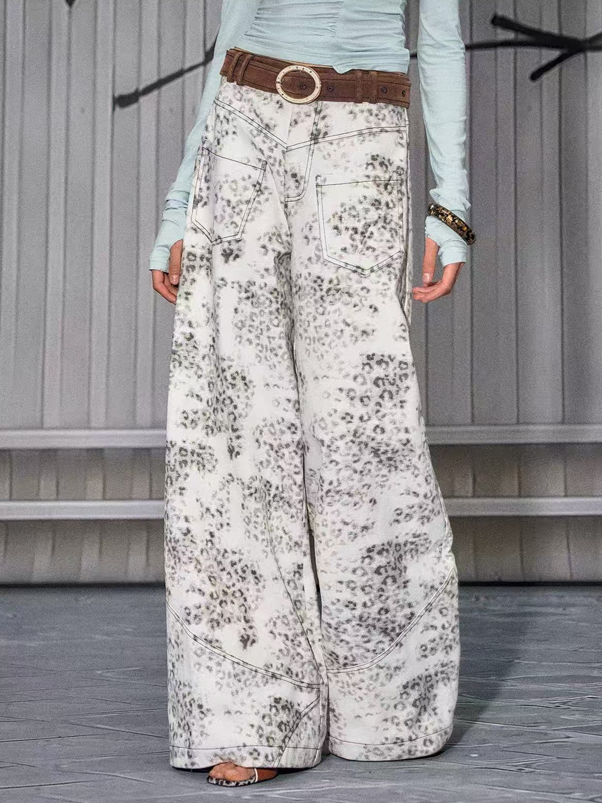 Brick Lane Floral Pattern Drawstring Wide-Leg Maxi Pants - Light Grey