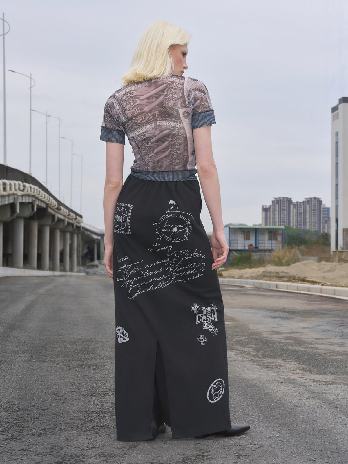 Tube Line Skirt - Graphite Strike