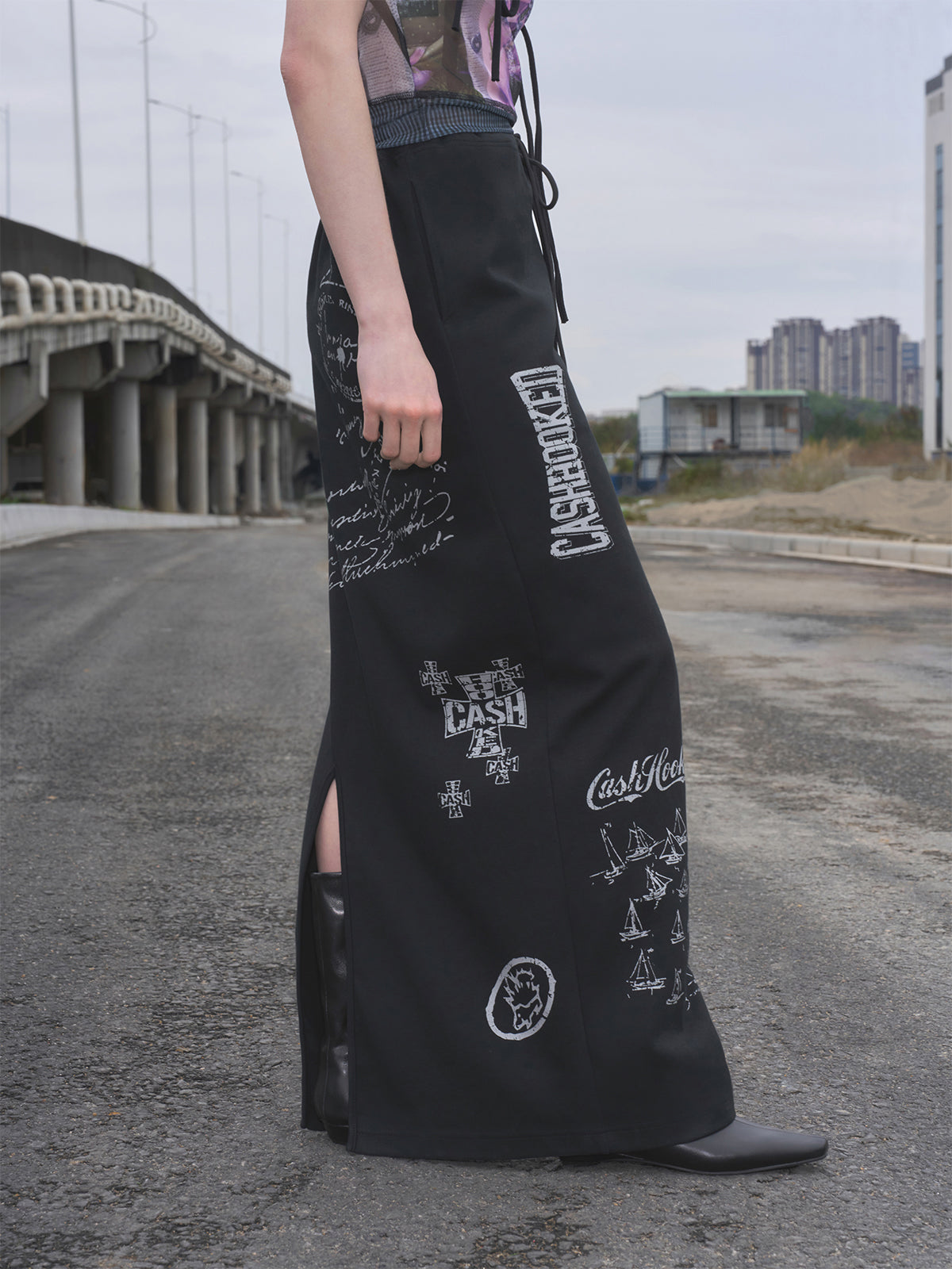 Tube Line Skirt - Graphite Strike