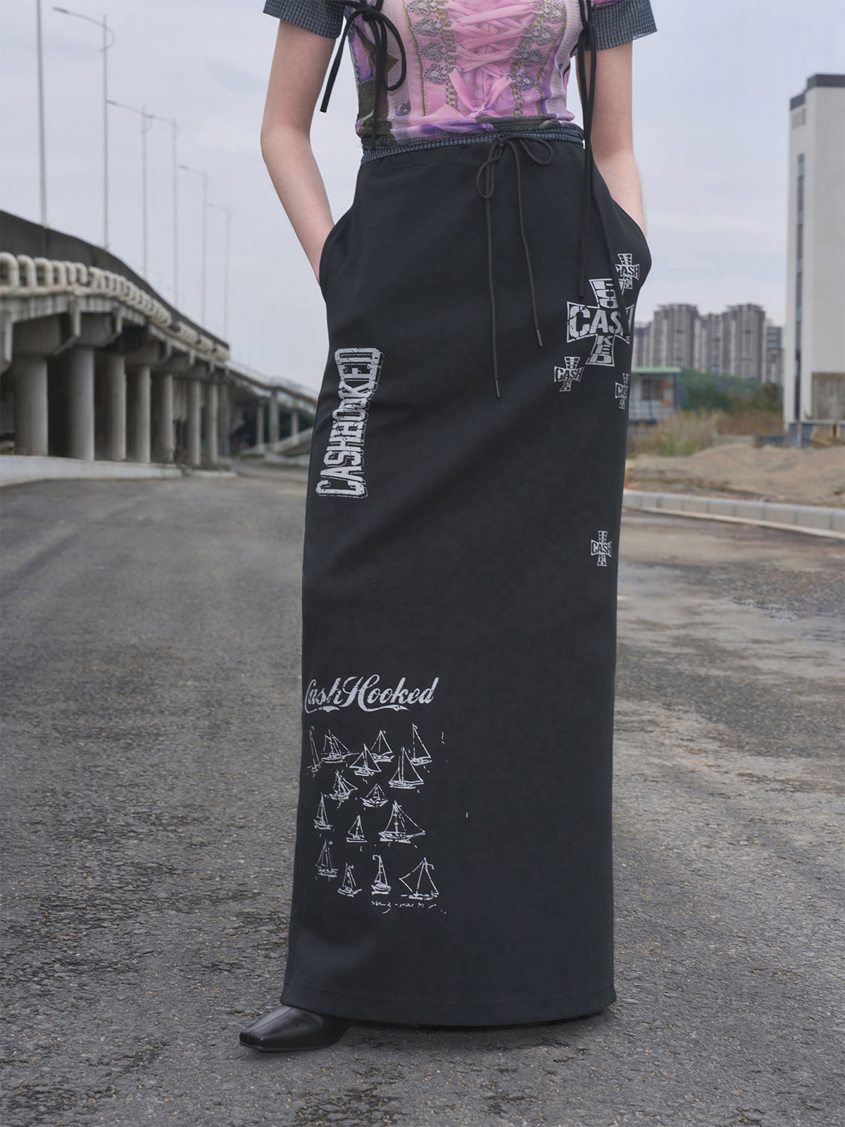 Tube Line Skirt - Graphite Strike