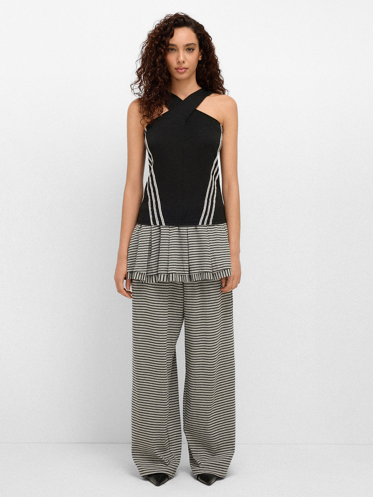 Static Line Crossover Top – Jet Black