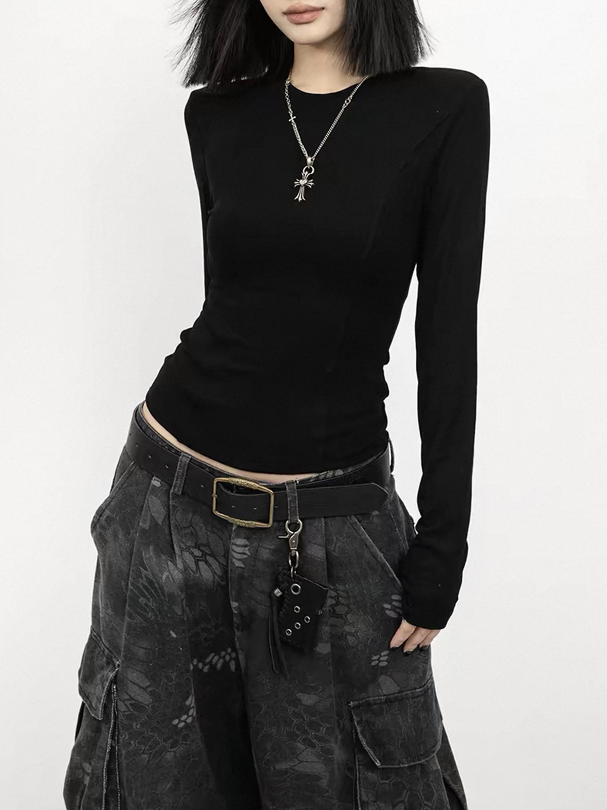 Co-ed Dorm Skimming Graphic Print Long Sleeve Top - Black