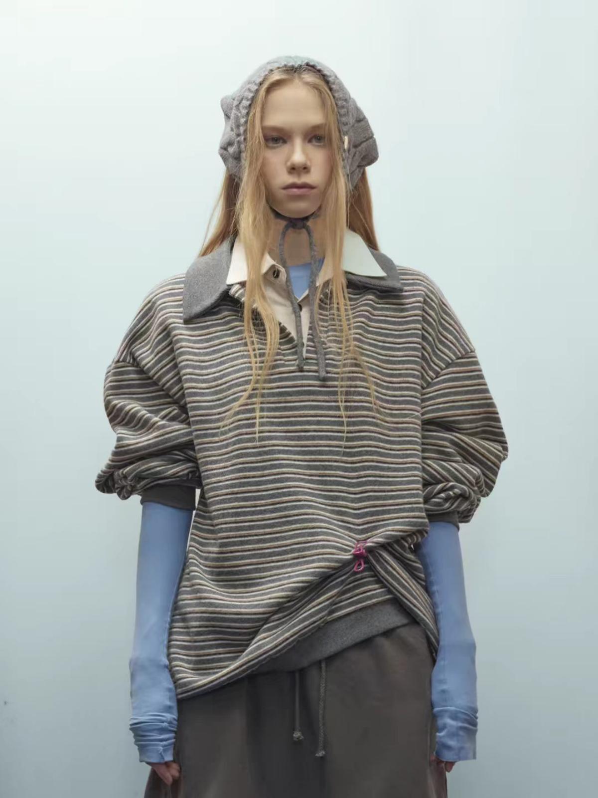Brick Lane Layered Double-Collar Graphic Long Sleeve Sweatshirt - Blue/Grey