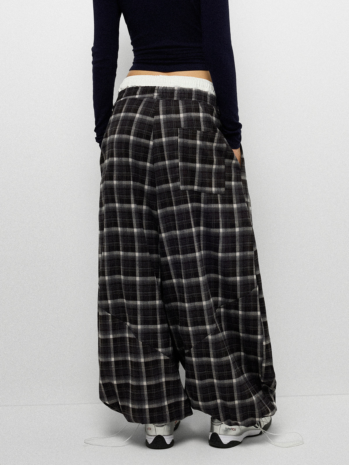 Chalkboard Grid Pants - Black White