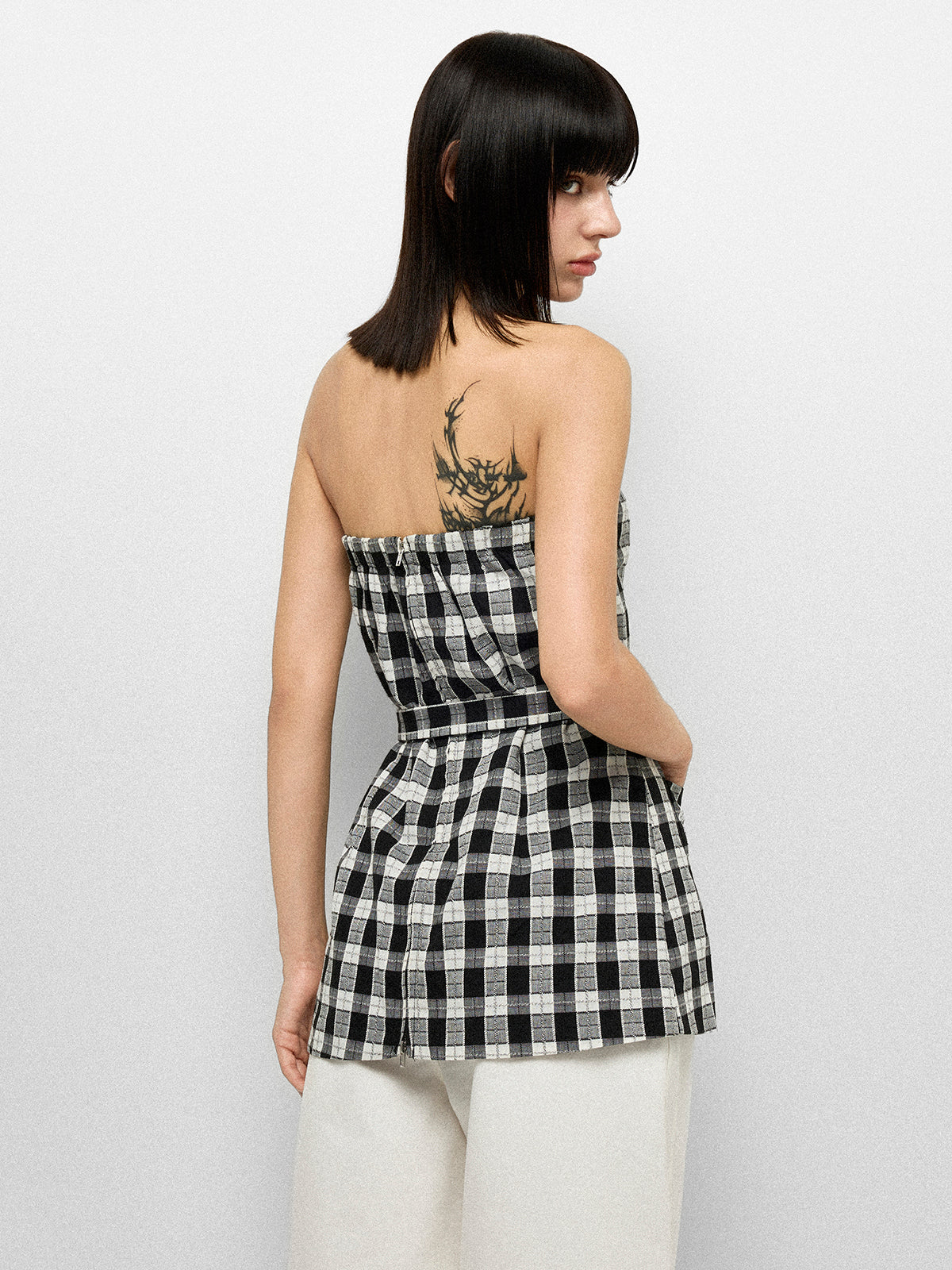 Grid Knot Tube Top – Black White