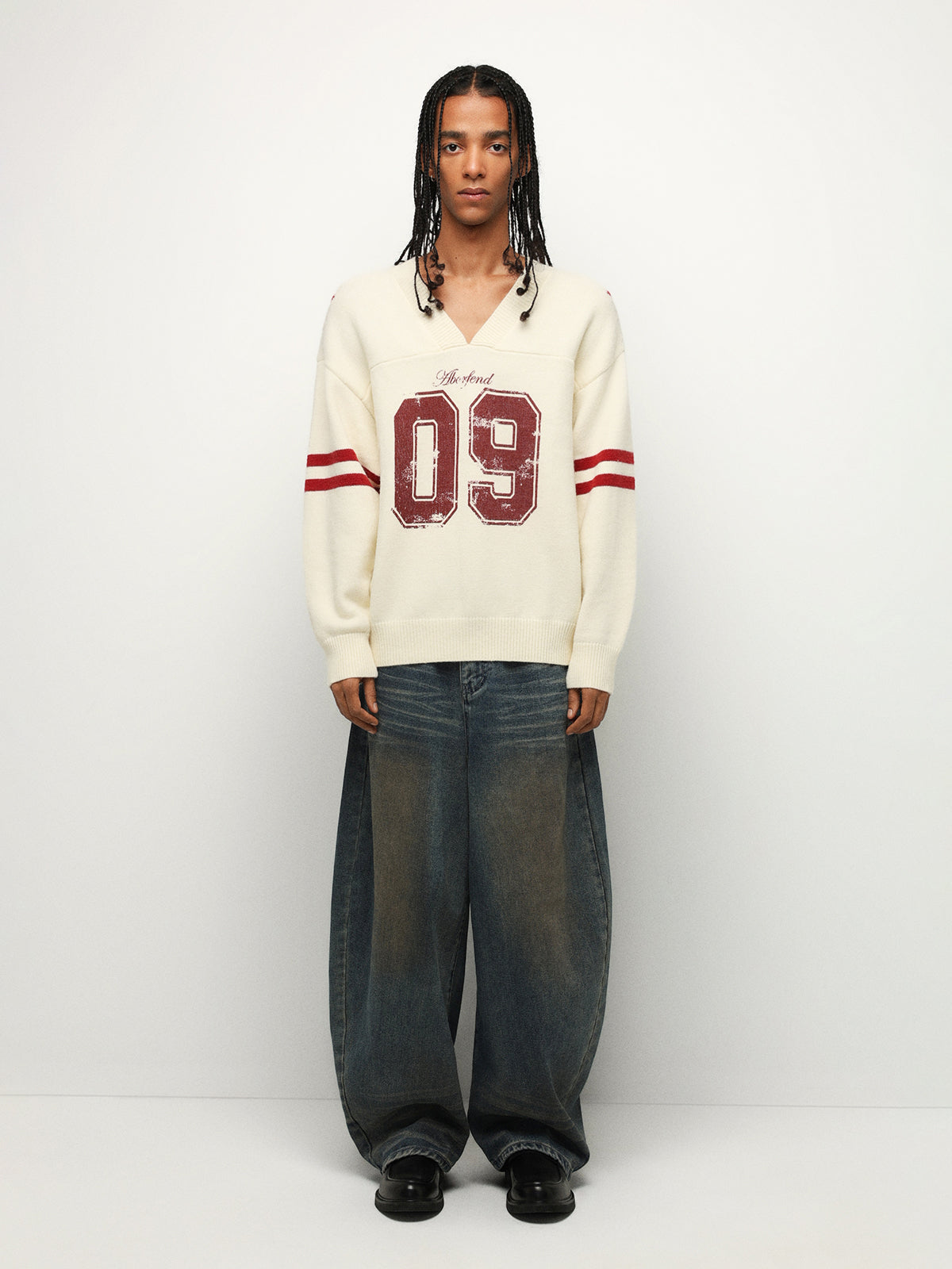 Collegiate V-Neck Sweater – Cream Burgundy