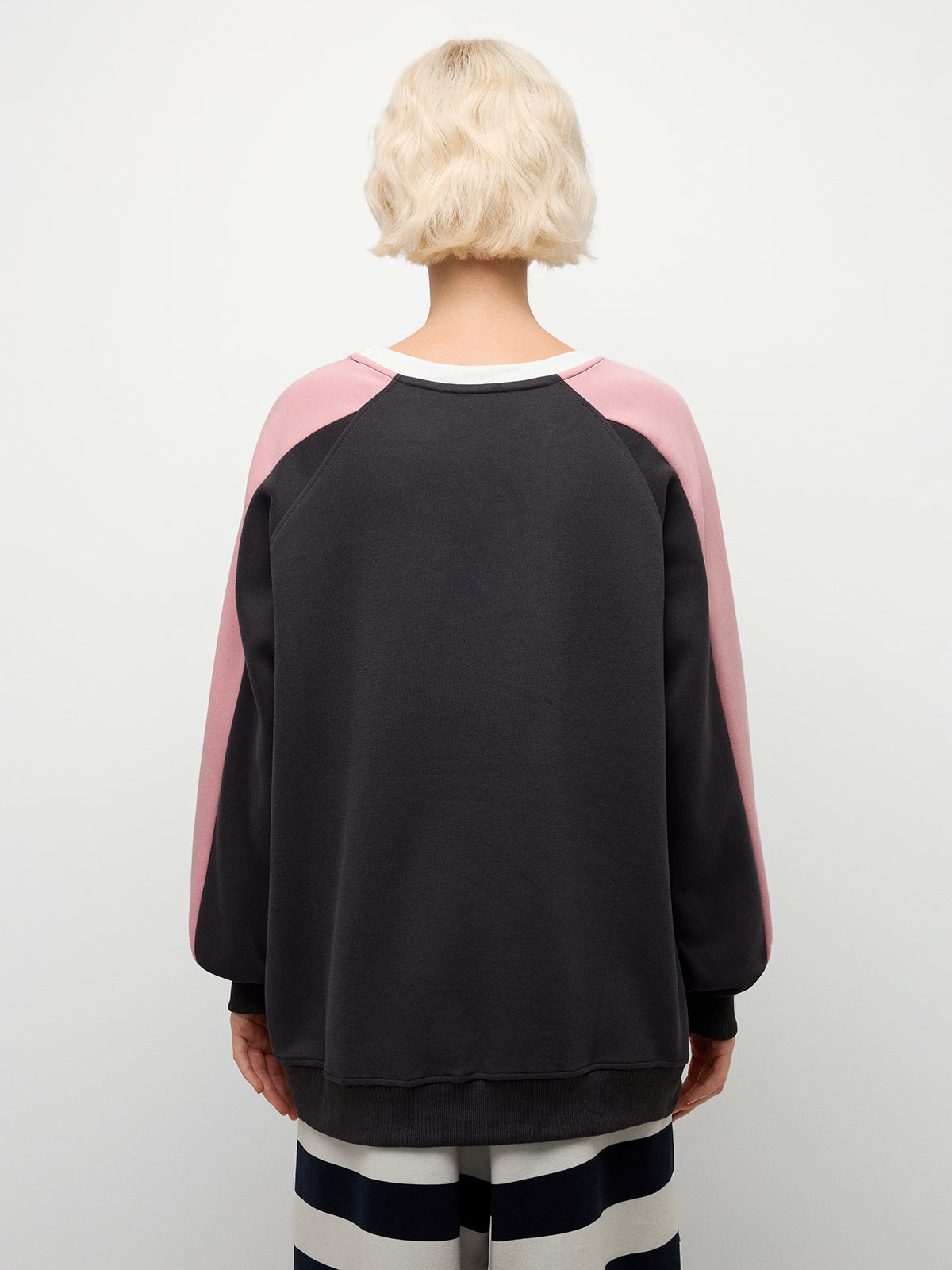 Two-Tone Crew Sweatshirt - Black Pink