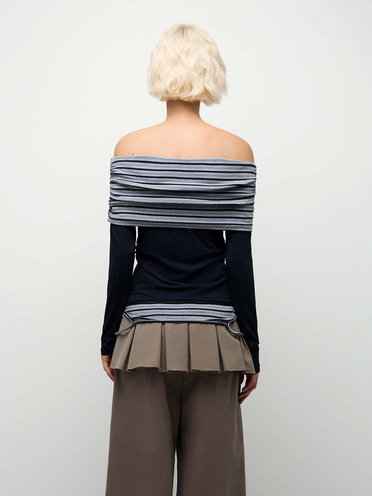 Serene Line Off-Shoulder Top – Noir Stripe