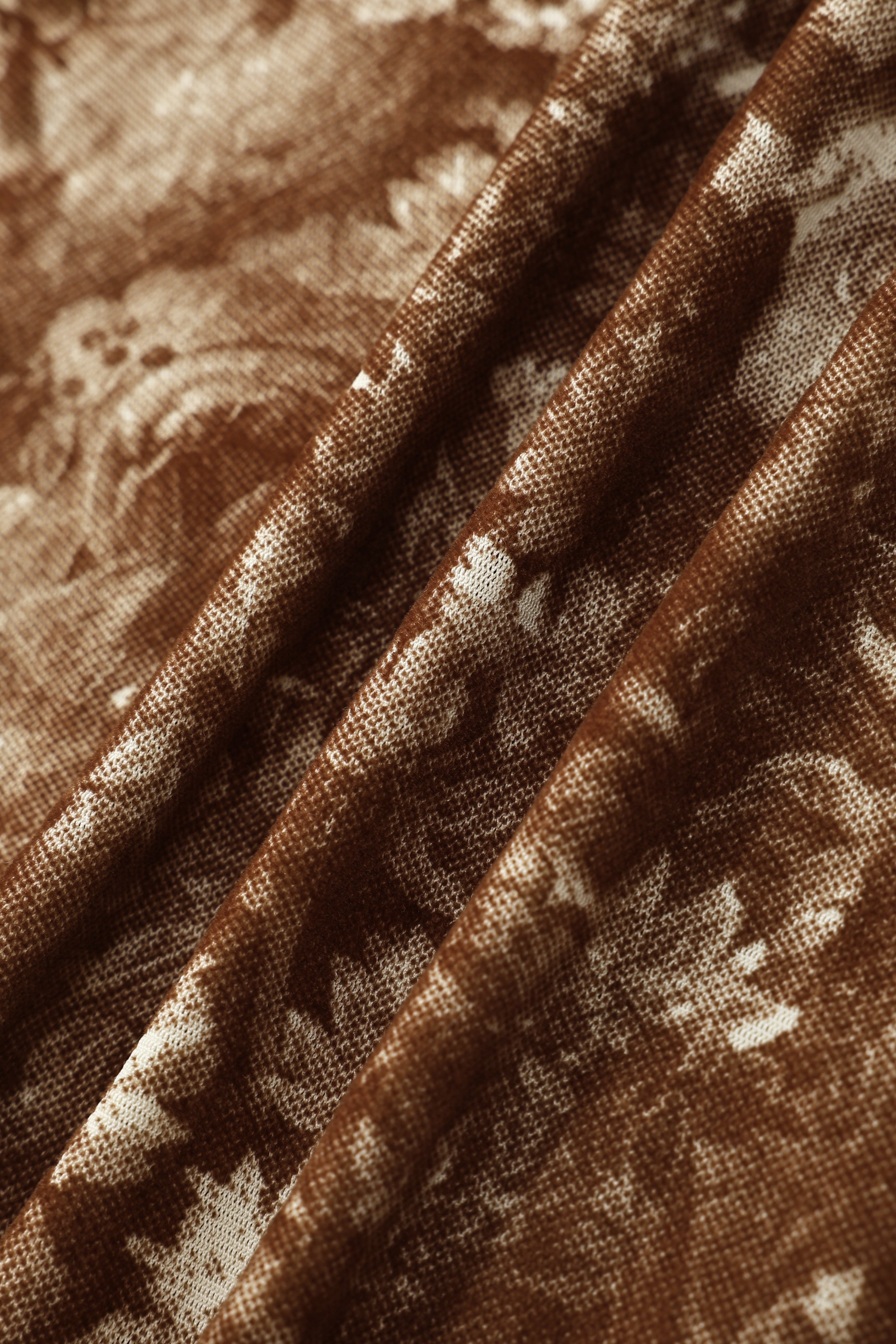 Decaf Blur Floral Top – Rust Swirl