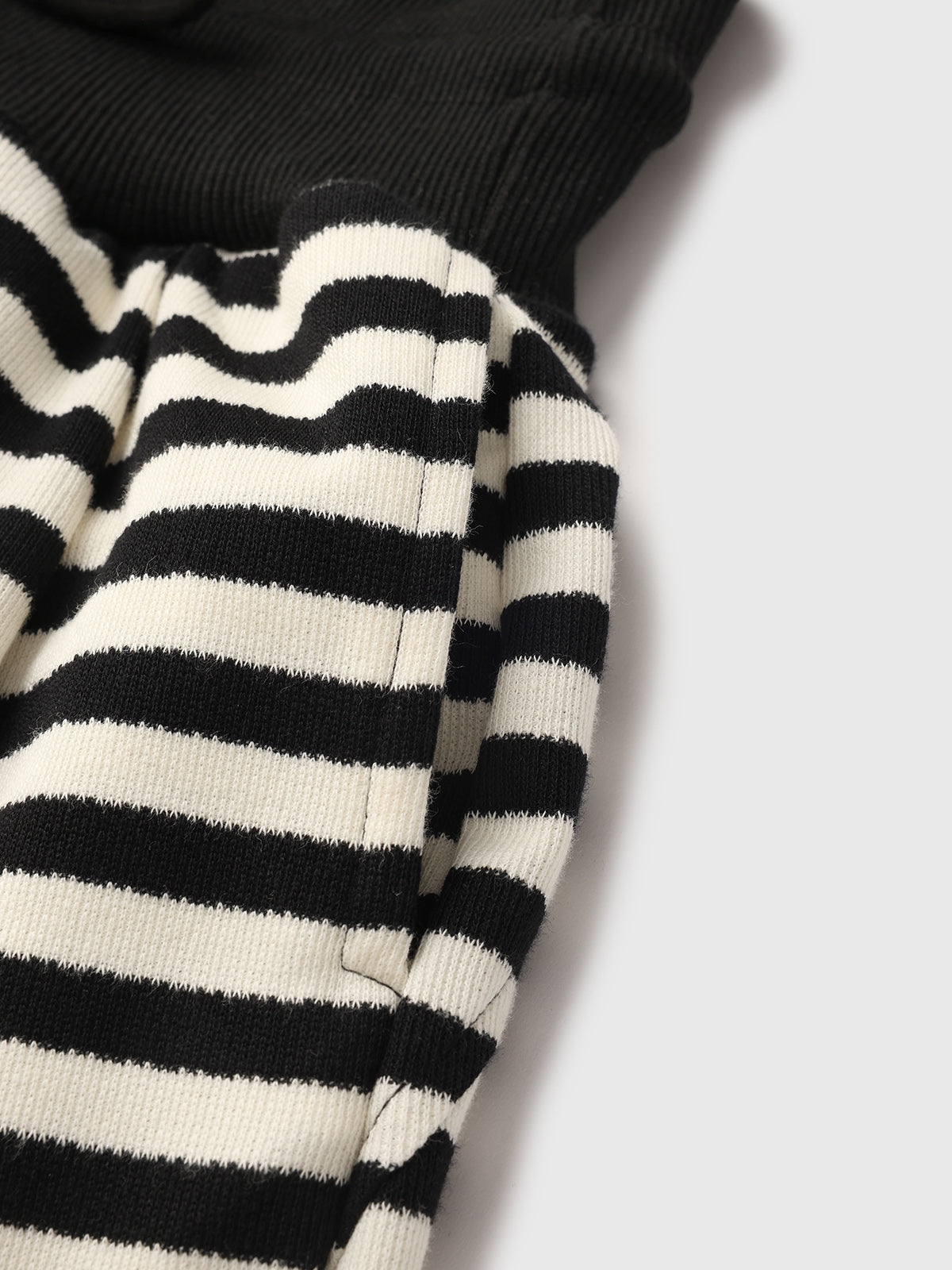 Knitted Stripe Pants - Black White