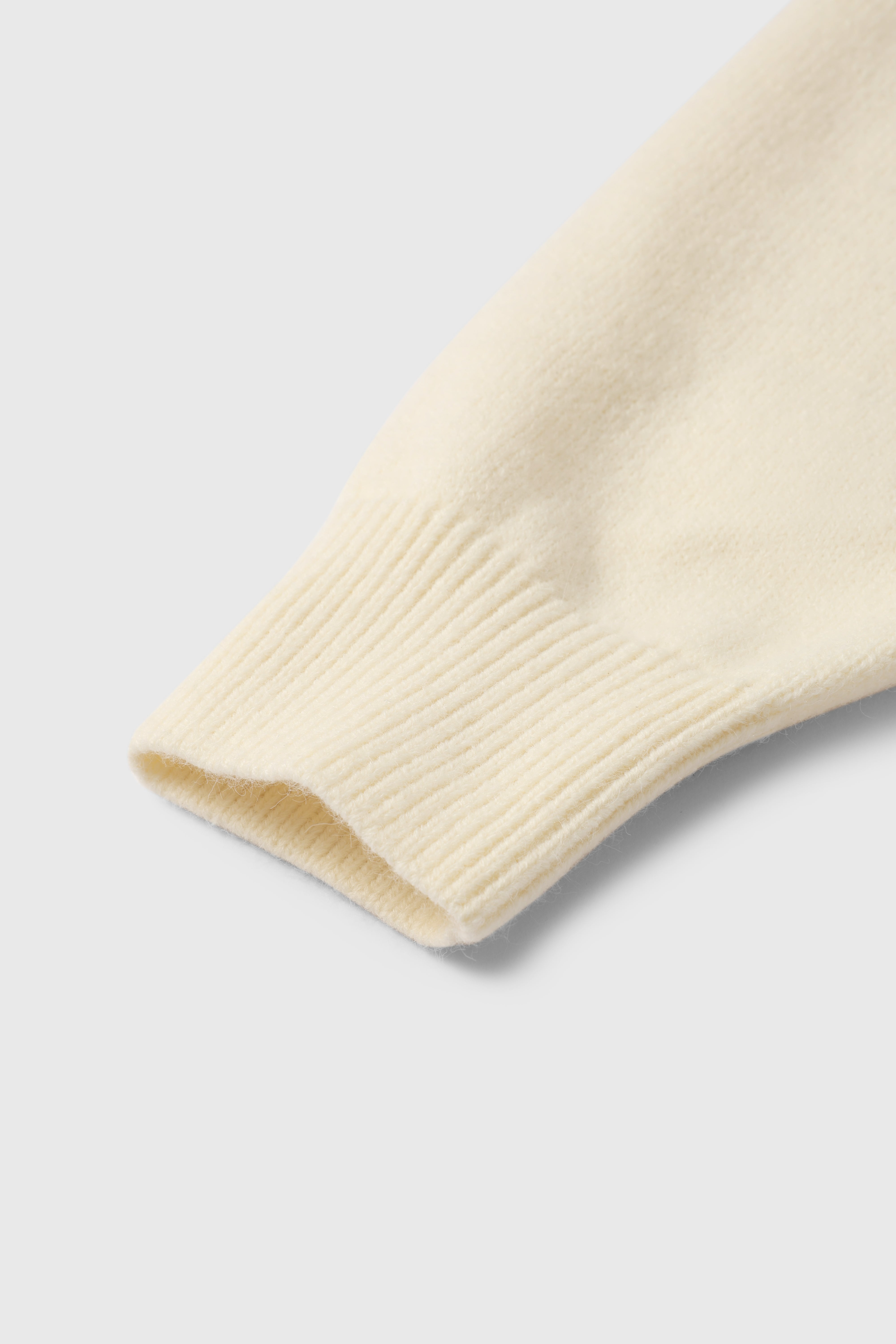 Collegiate V-Neck Sweater – Cream Burgundy