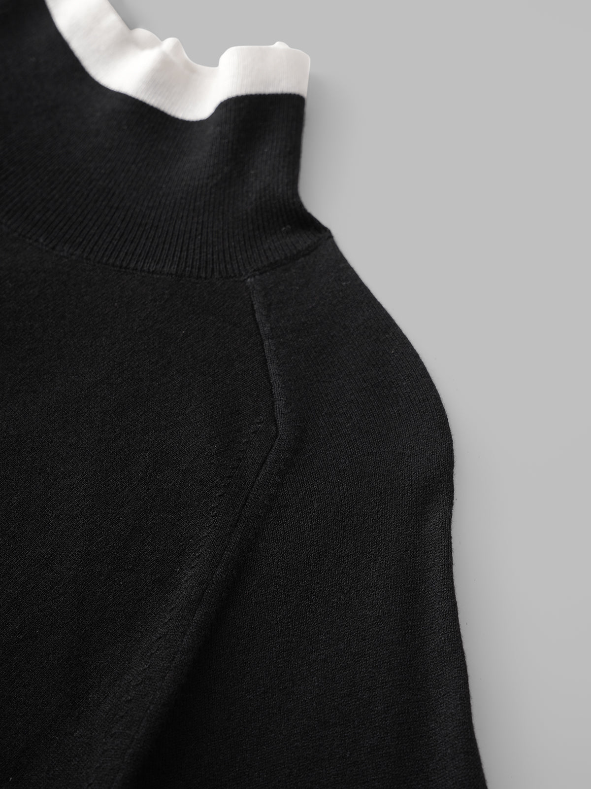 Quiet Bloom Knit Top – Ink Black