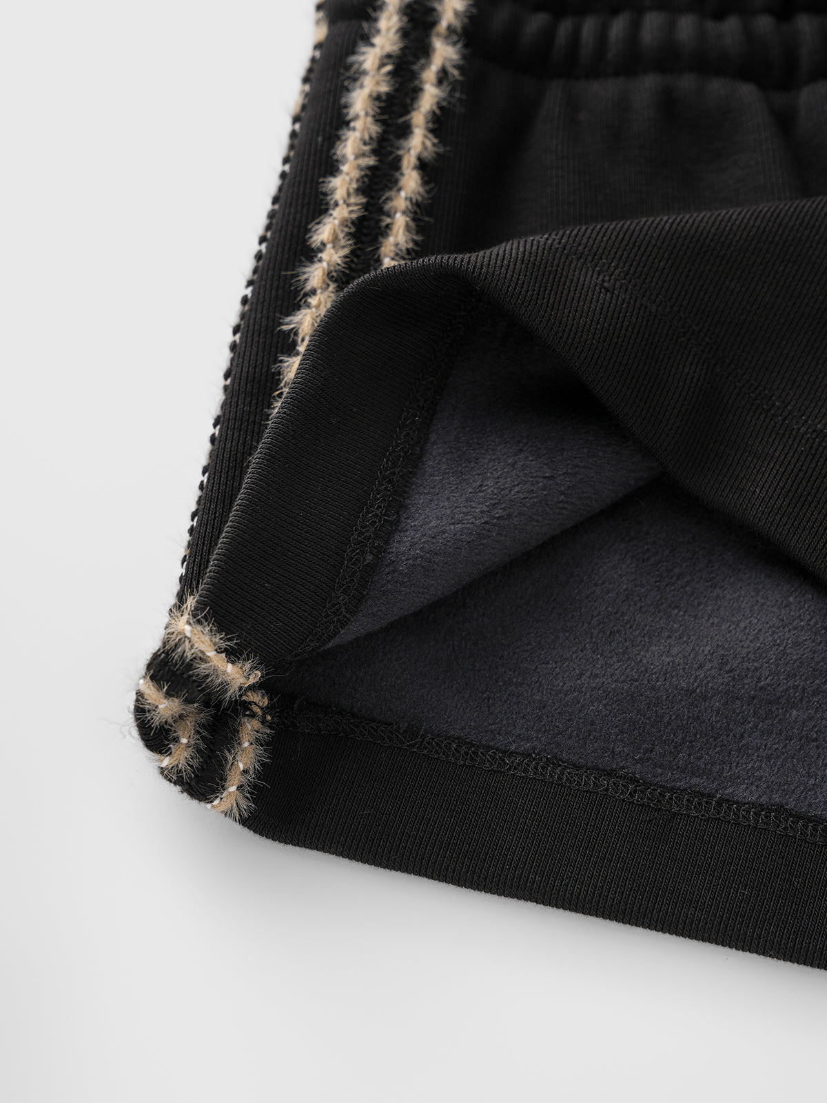 Mind the Fence Shorts - Sand Black