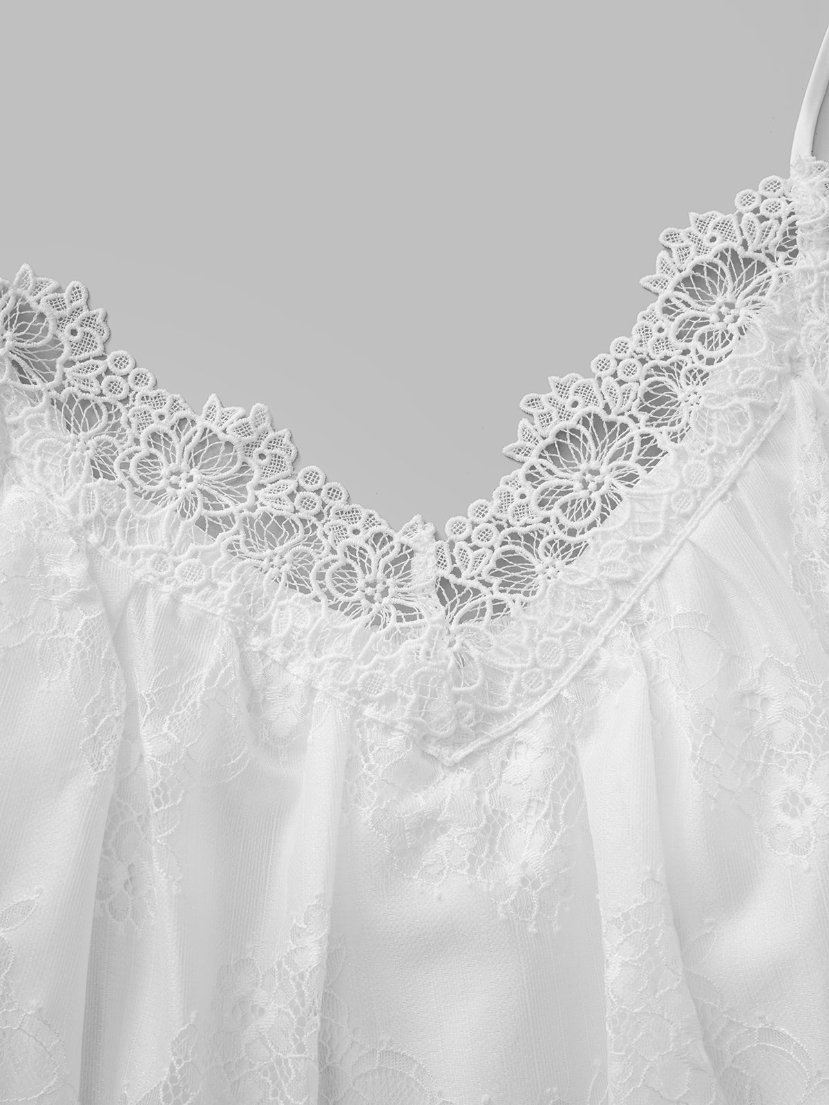Brick Lane V-neck Lace Detailed Cami Top - White