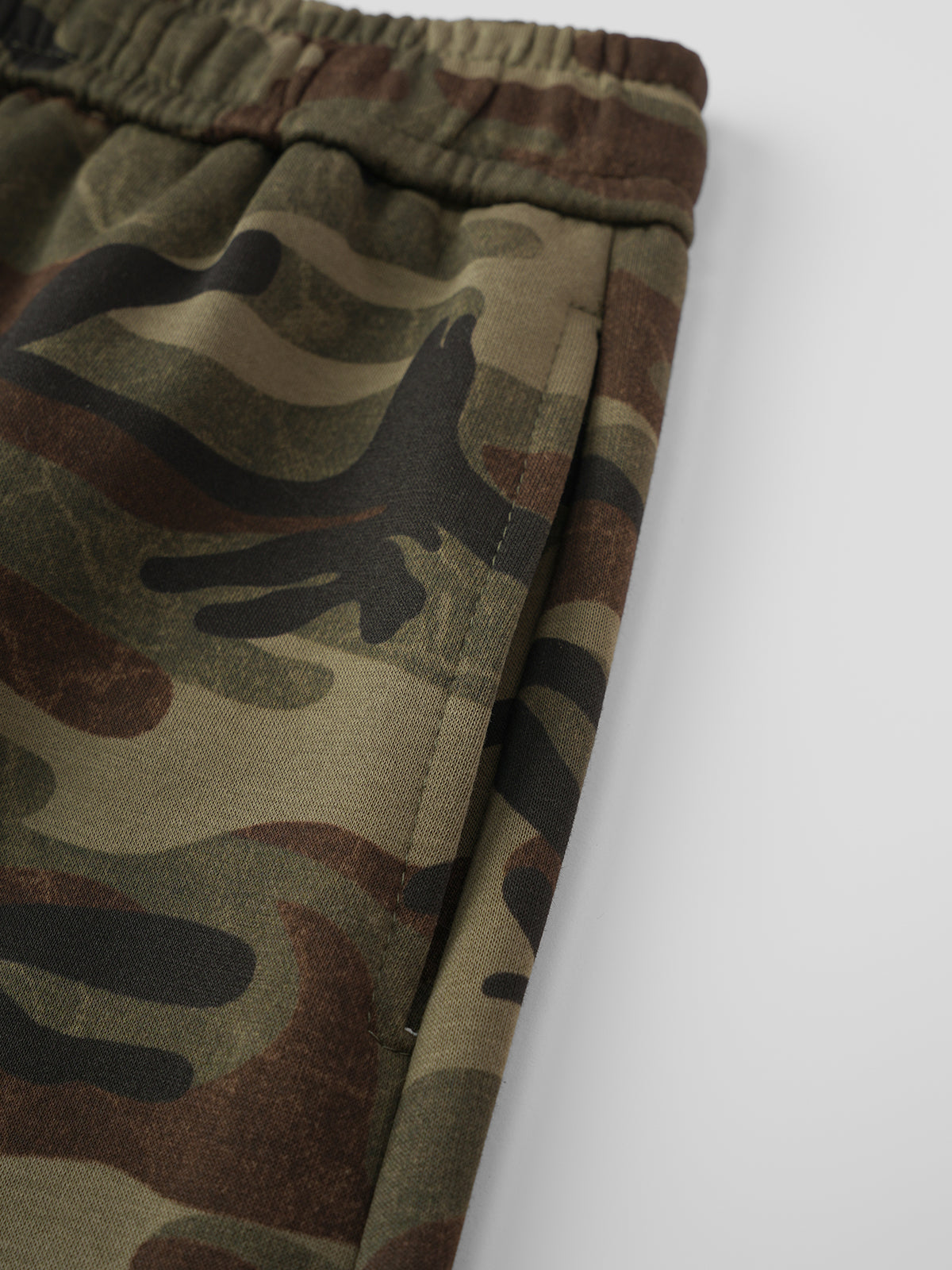 Back Row Shorts – Camo Love