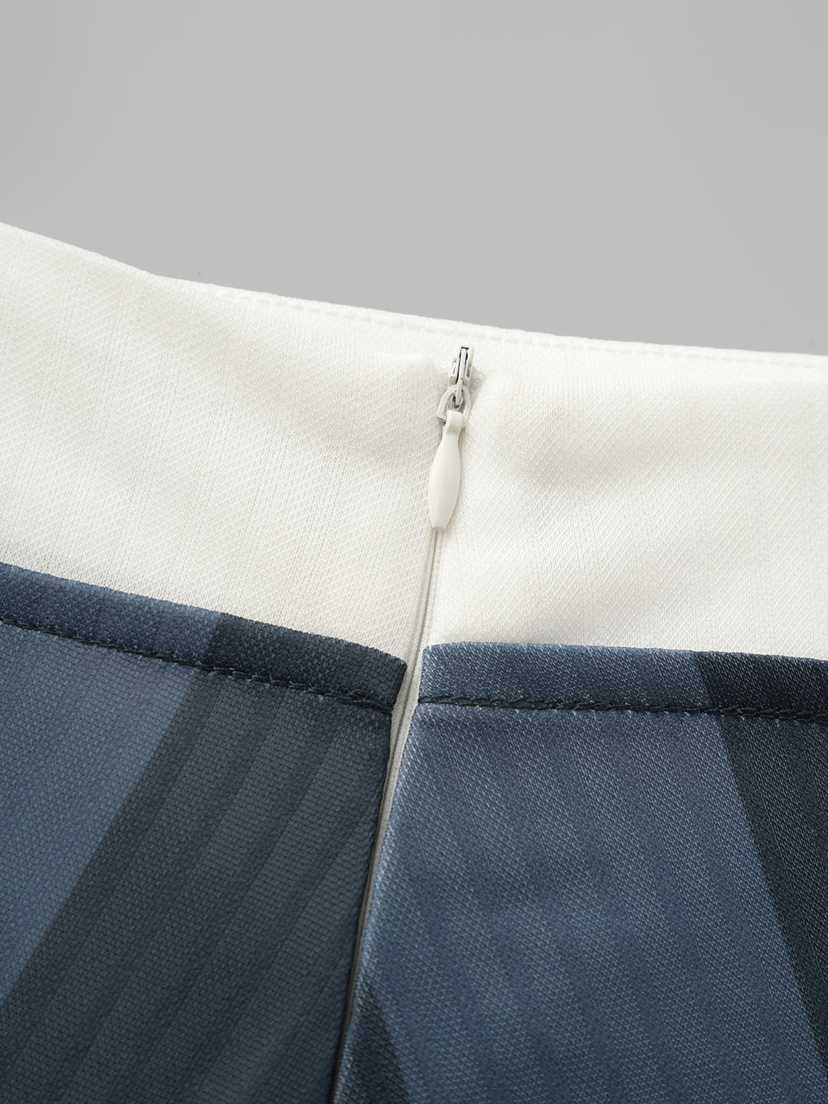 Scorekeeper Ruffle Skirt – Navy Stripe