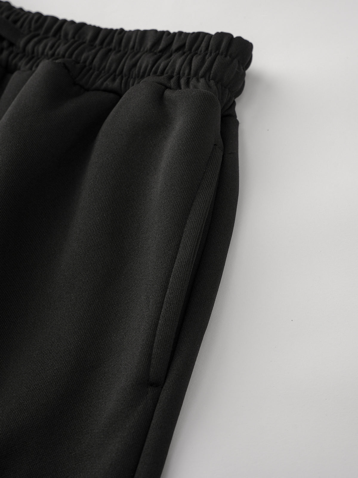 Script & Star Graphic Pants - Black