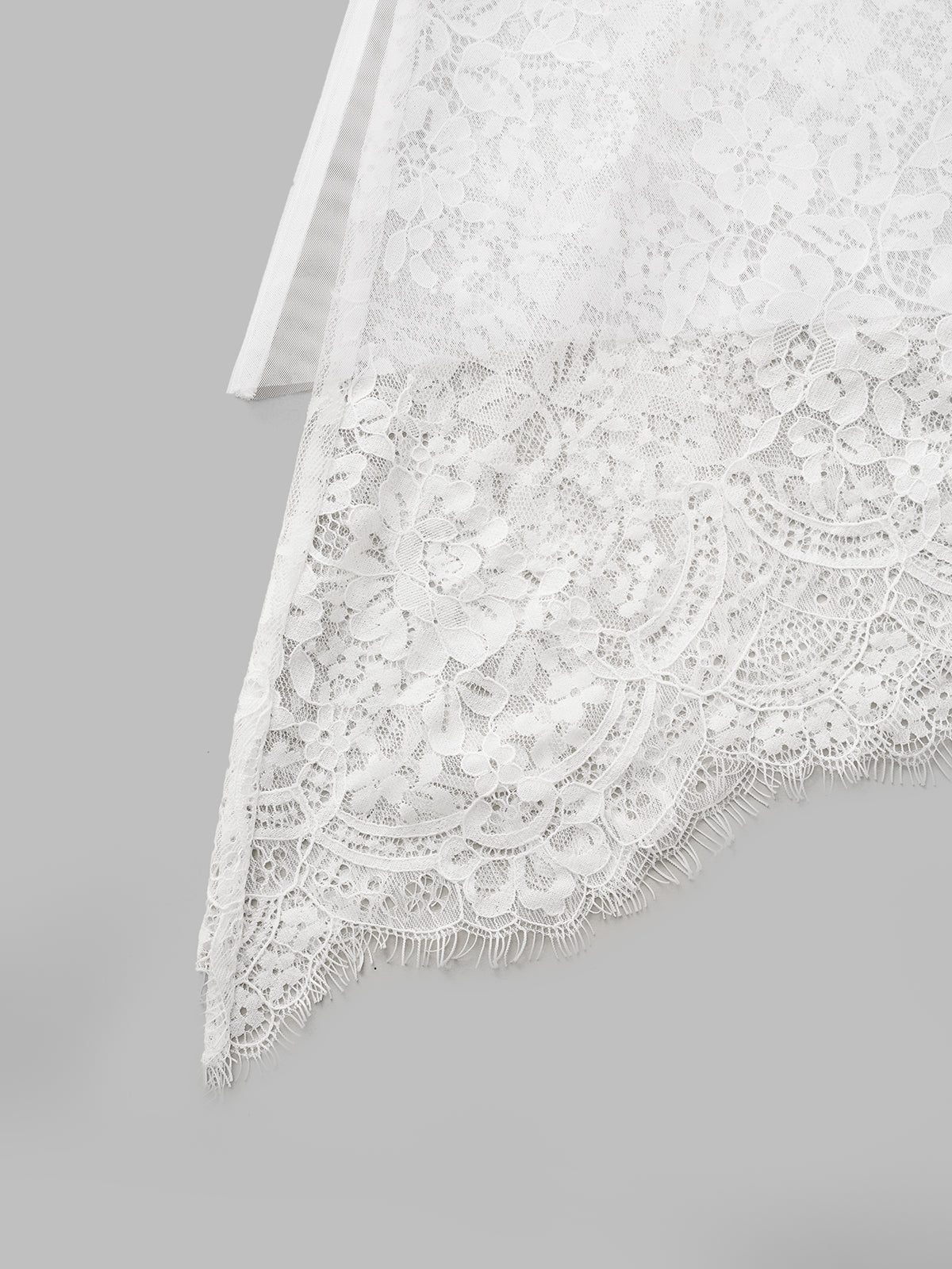Uneven Air Lace Skirt – Cloud White