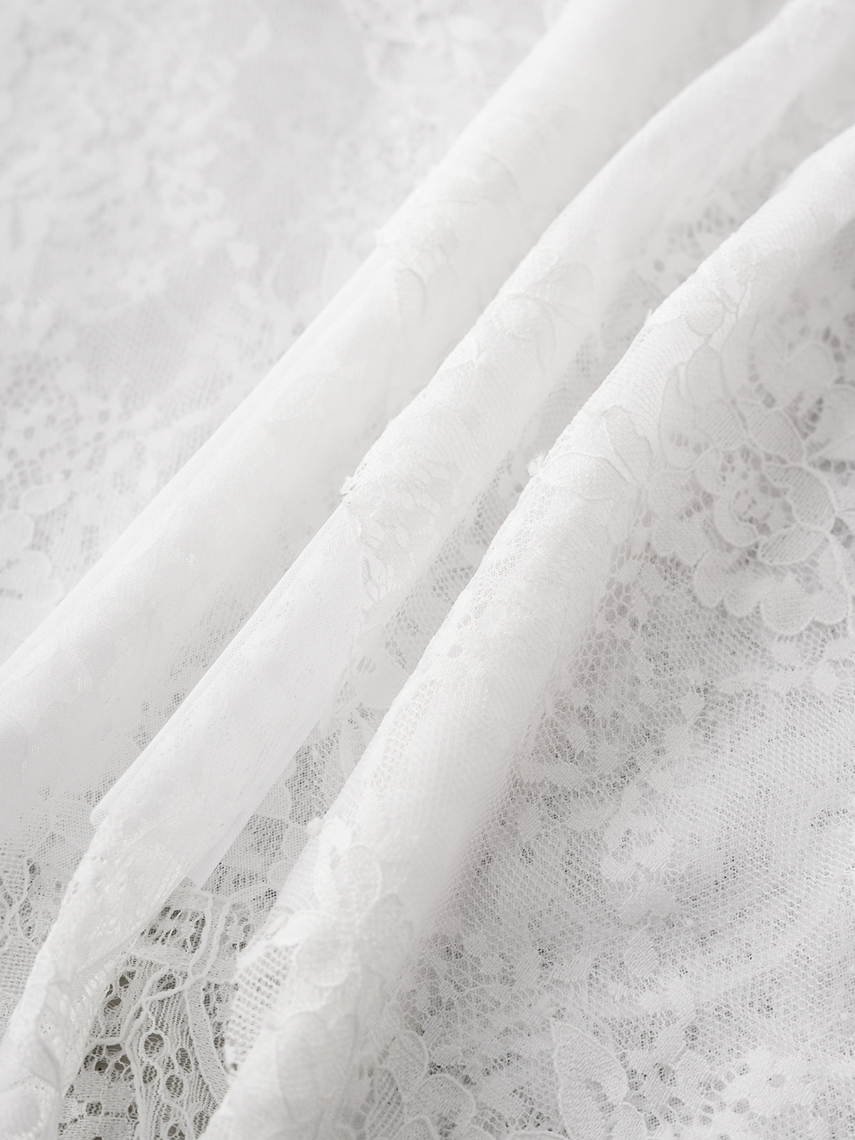 Uneven Air Lace Skirt – Cloud White