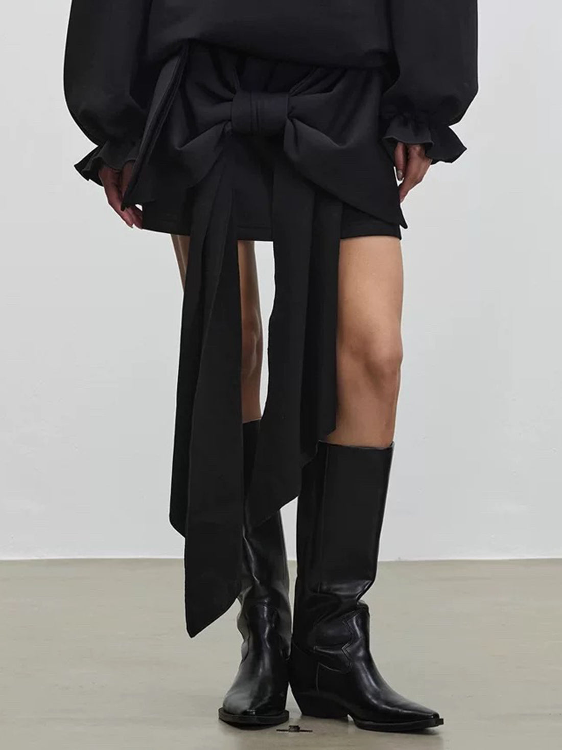 Marie’s Bow Goes First Skirt – Jet Black