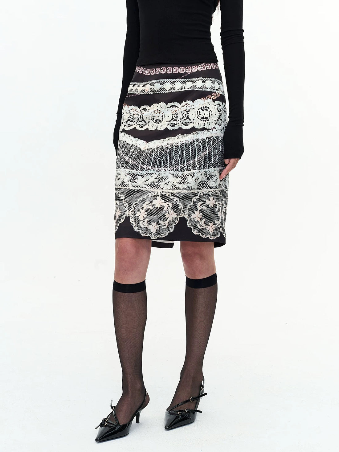 Brick Lane Skimming-fit Graphic Print Mini Skirt -- Black