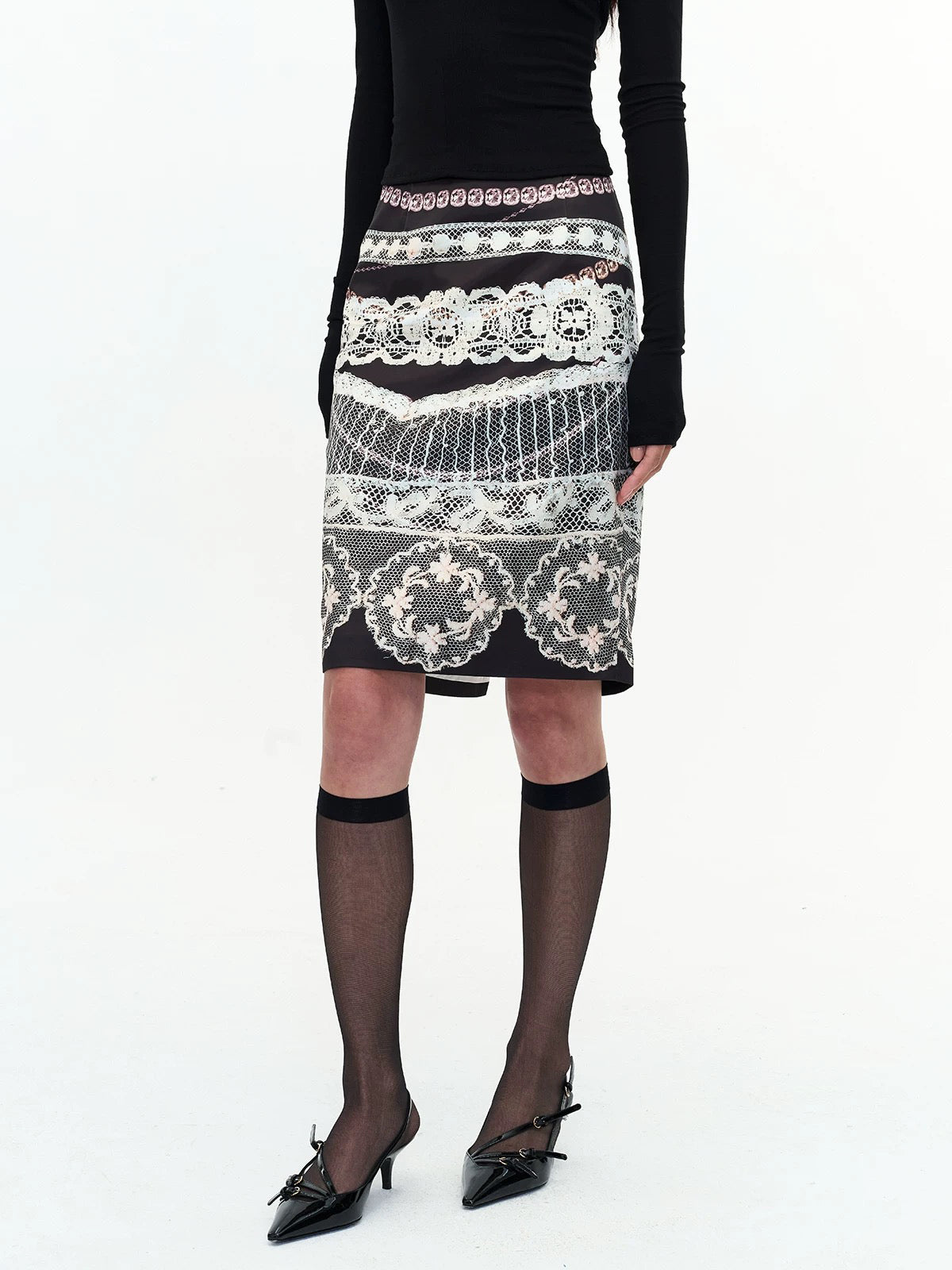 Brick Lane Skimming-fit Graphic Print Mini Skirt -- Black