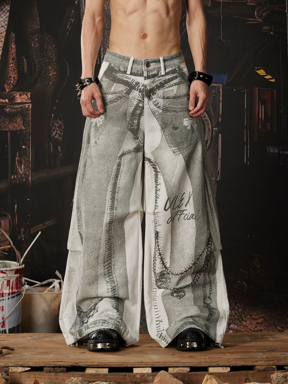 Brick Lane Wide-leg Print Pants - Grey