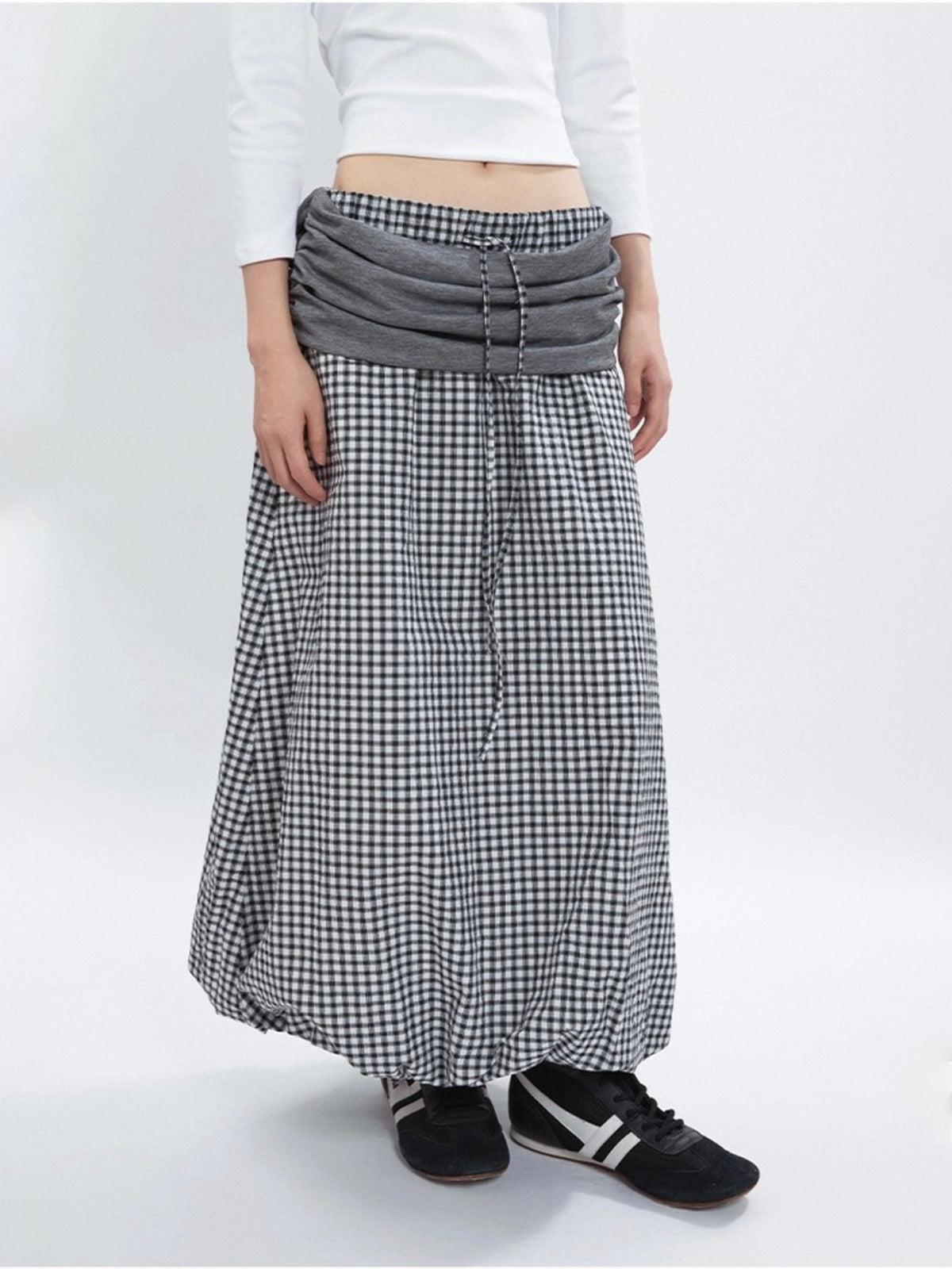 Crowded Steps Skirt – Black Checks