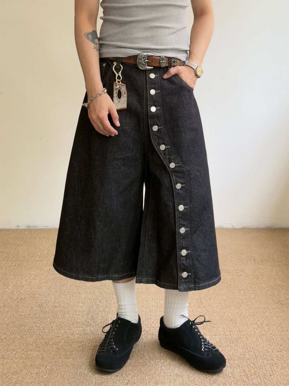 Brick Lane Wide-leg Button Jorts - Black