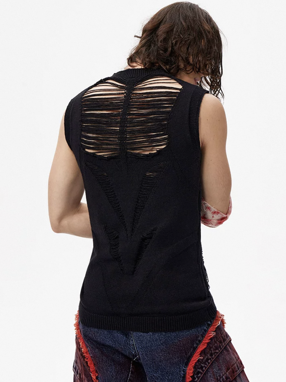 Brick Lane Skimming Heart Cut Out Tank Top - Black