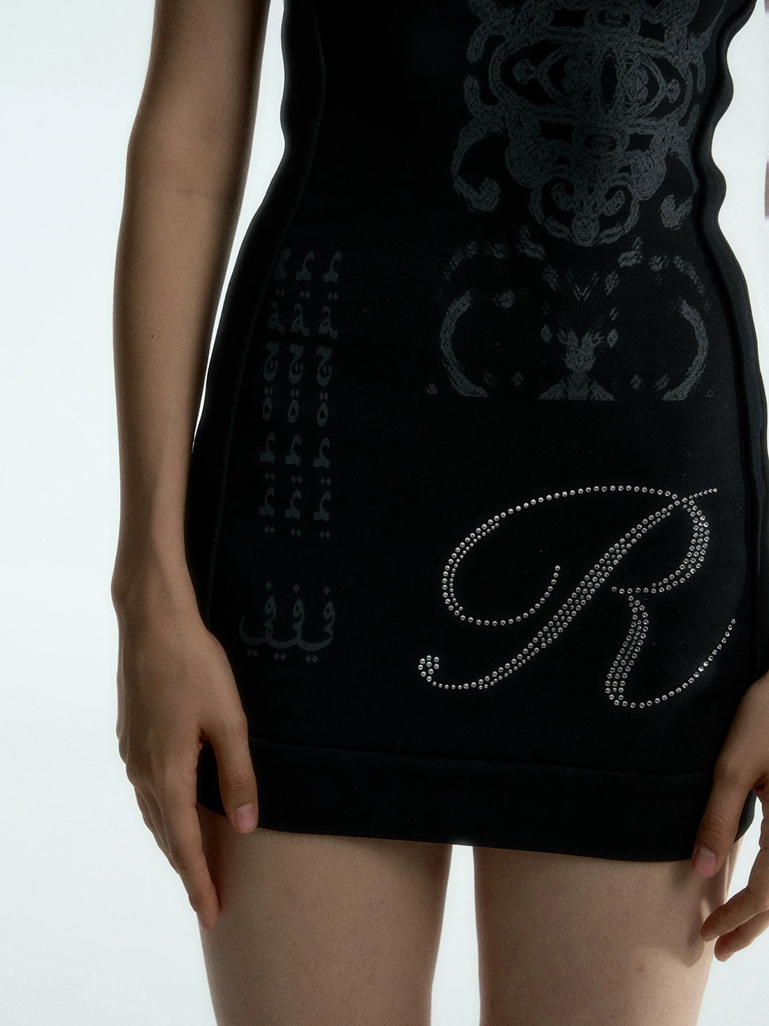 Hands-Off Strapless Dress – Black Crystal