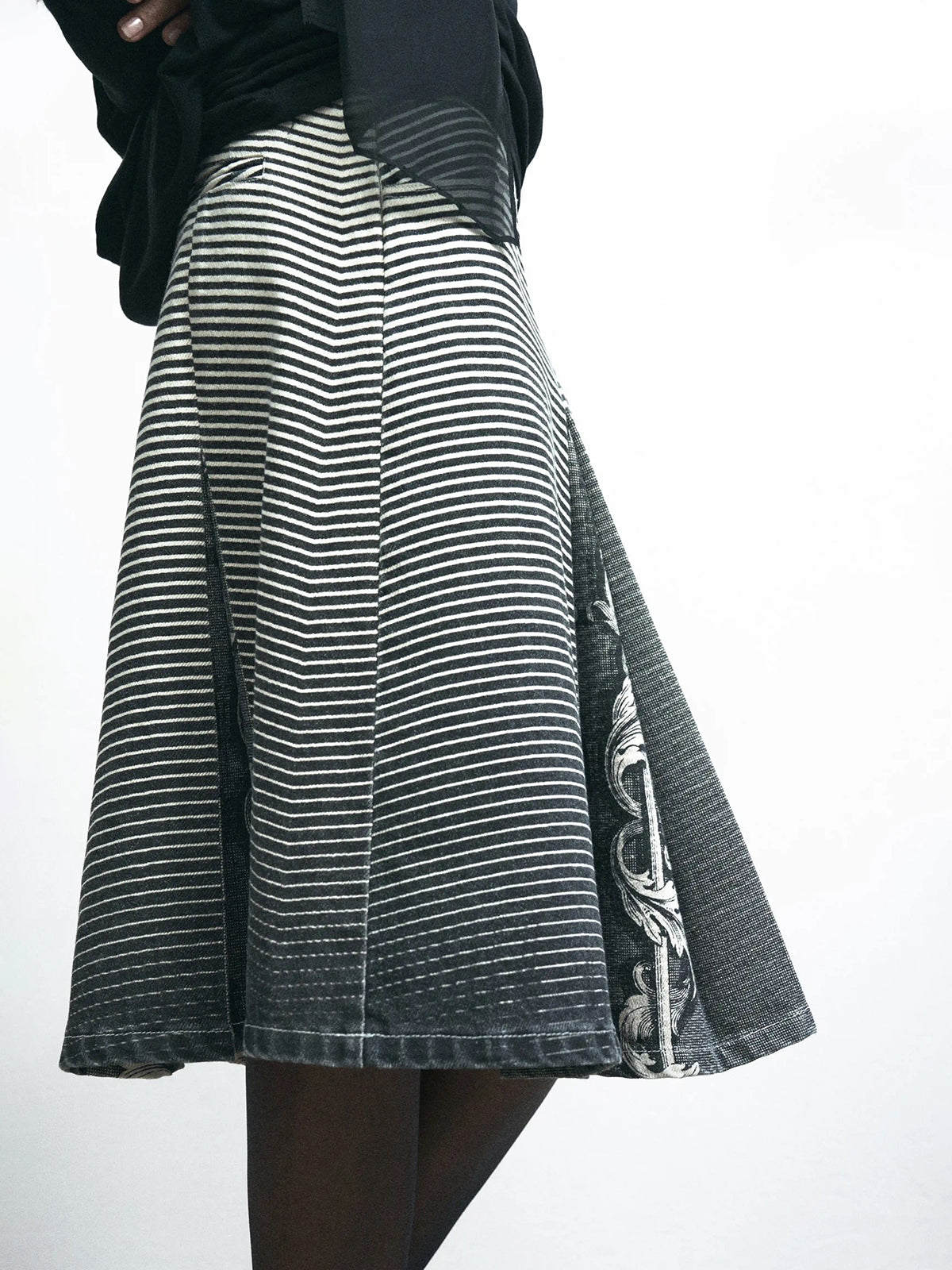Brick Lane A-line Stripe Shorts- Black