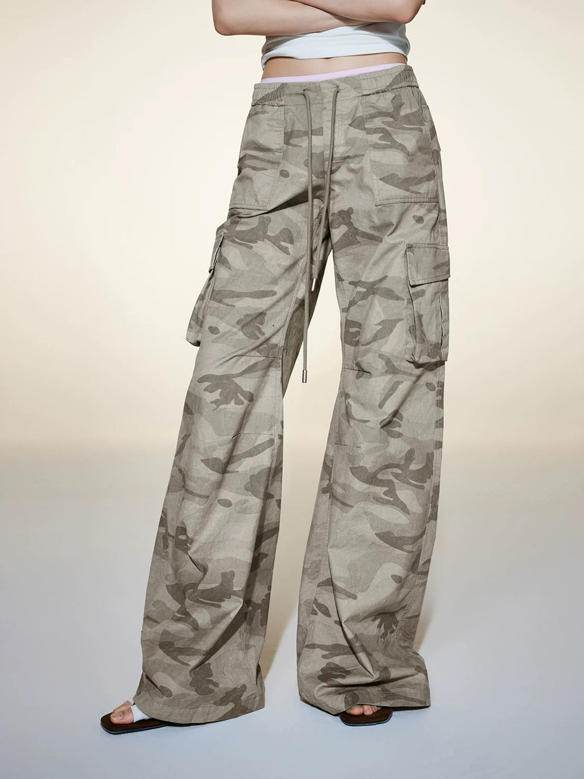 Brick Lane Wide-Leg Camouflage Grunge Cargo Pants - Light Camo