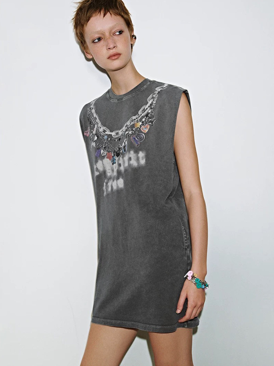 Ghost Chain Graphic Long Tank Top - Washed Grey