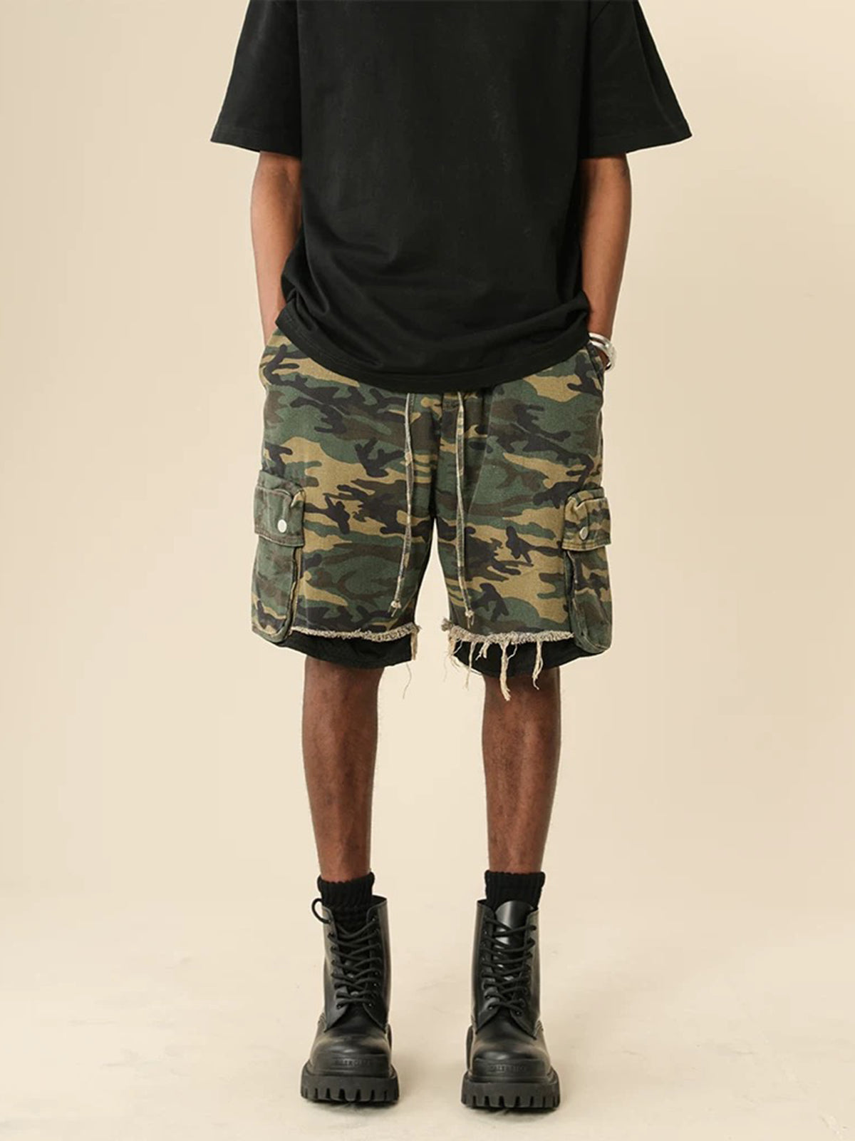 Fray Signal Cargo Shorts - Camo Green