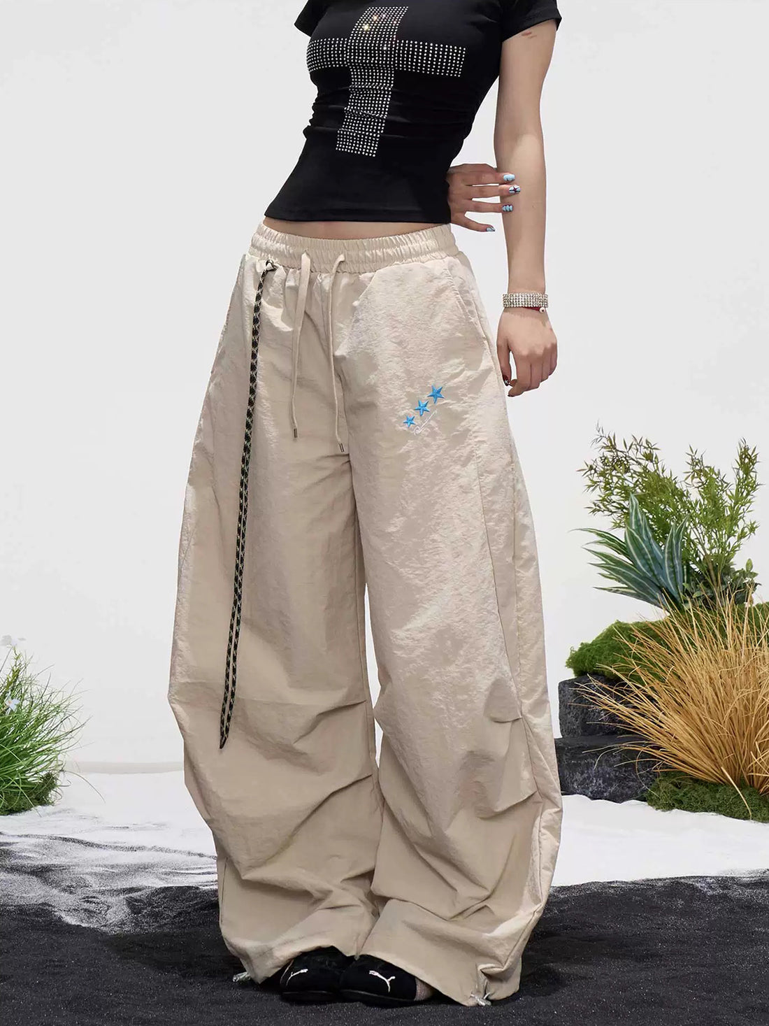 Brick Lane Wide-leg Star Cargo Pants - Beige