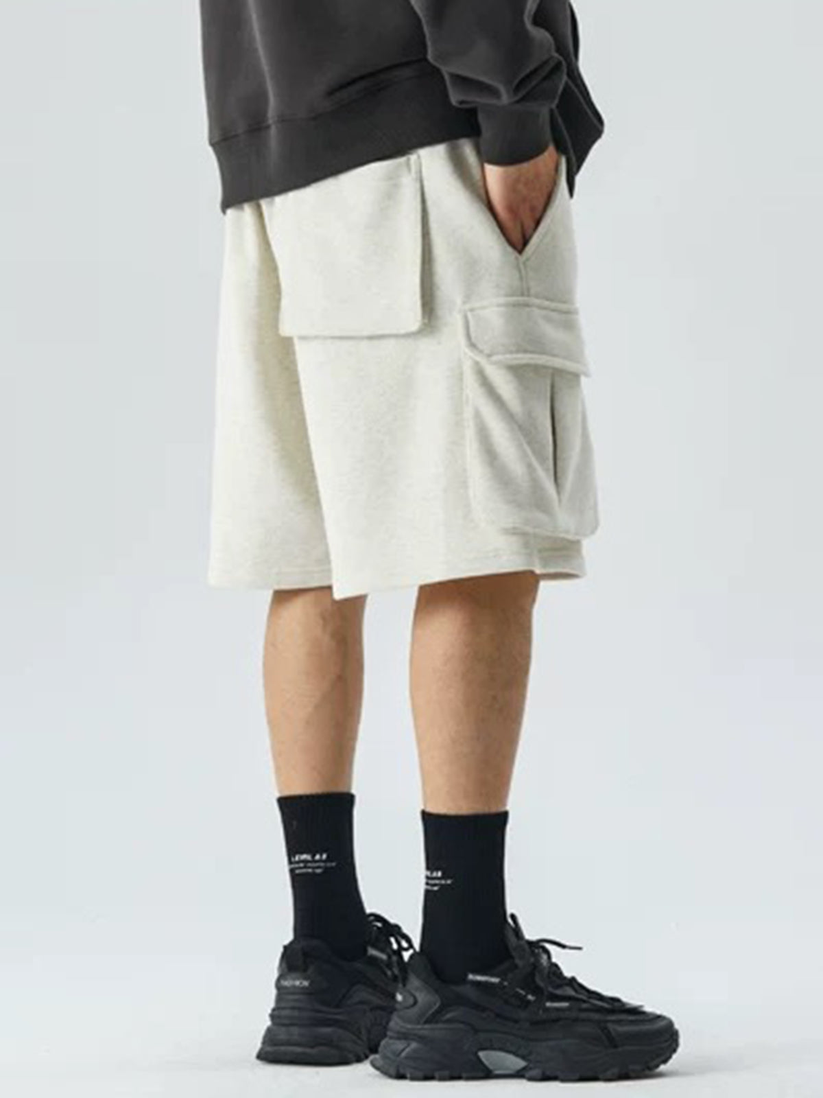 Field Walk Cargo Shorts - Sand Beige