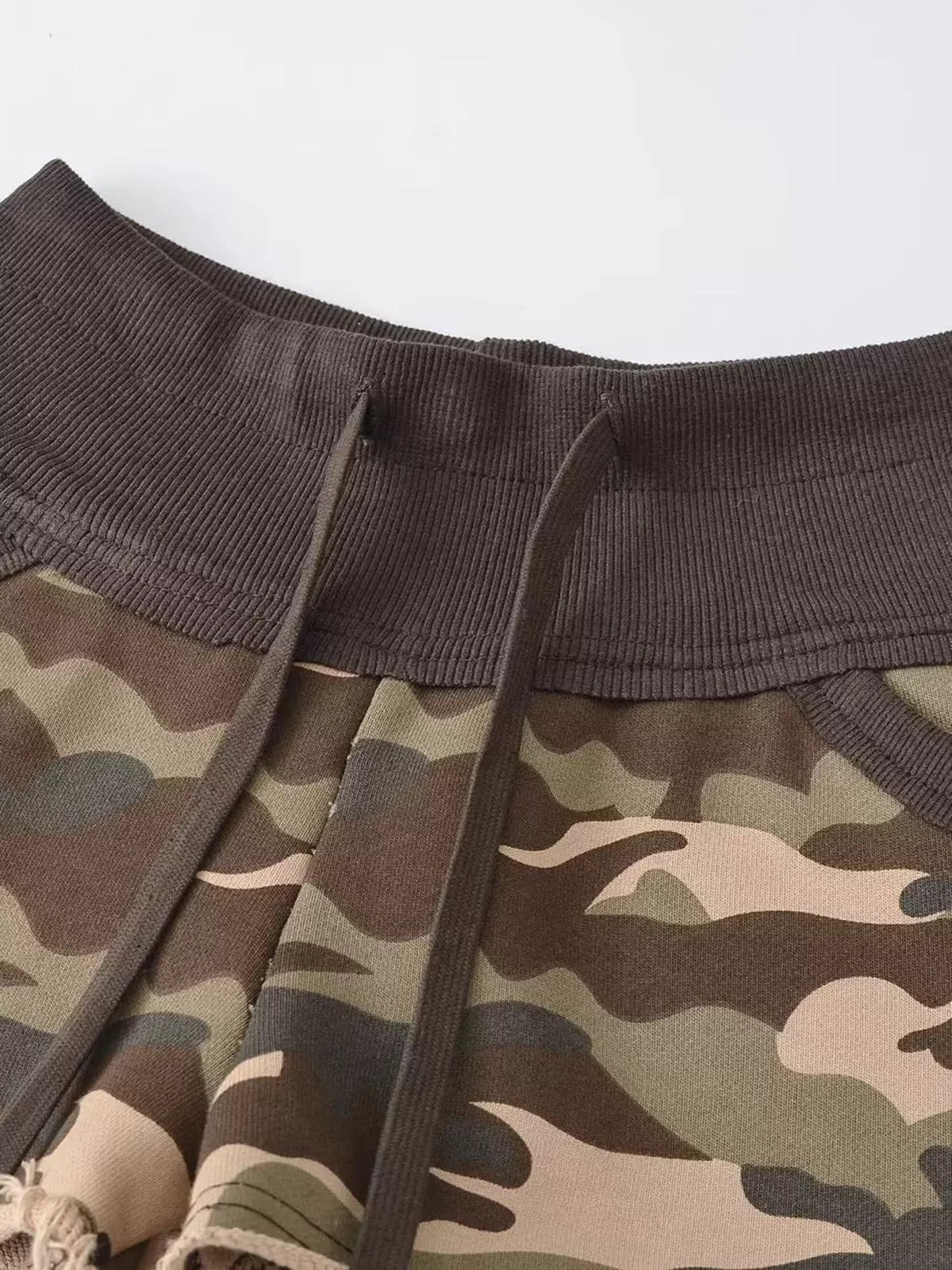 Brick Lane Skimming Camouflage Low-Rise Cargo Shorts - Green