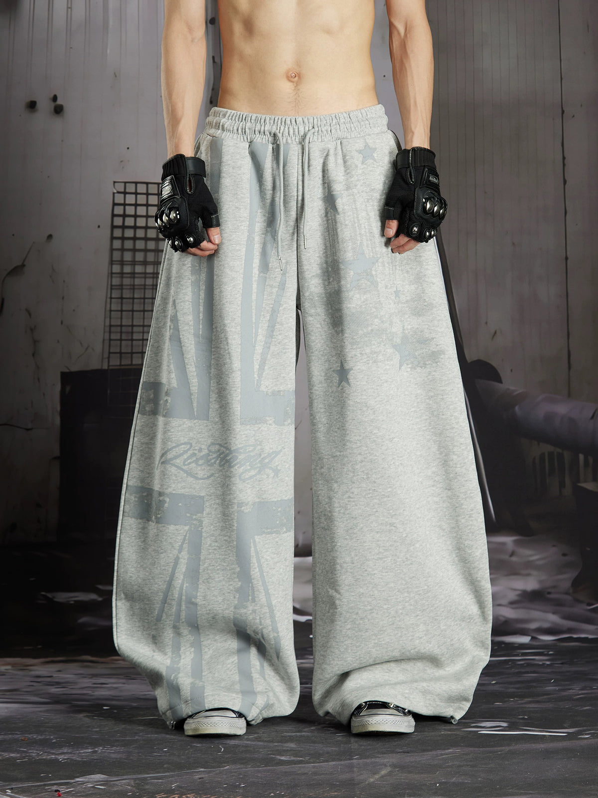 Co-ed Dorm Curved Cut Cross Graphic Cargo Pants - Grey