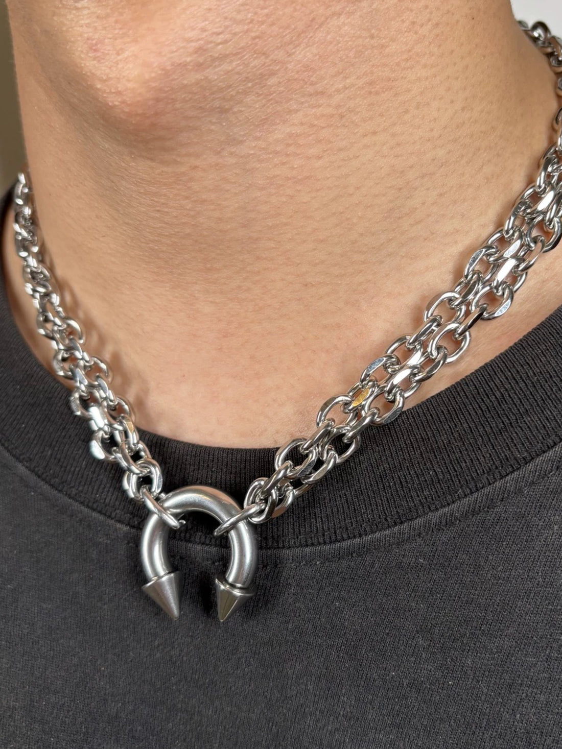 Brick Lane Punk Heavy Chain Horseshoe Necklace - Silver