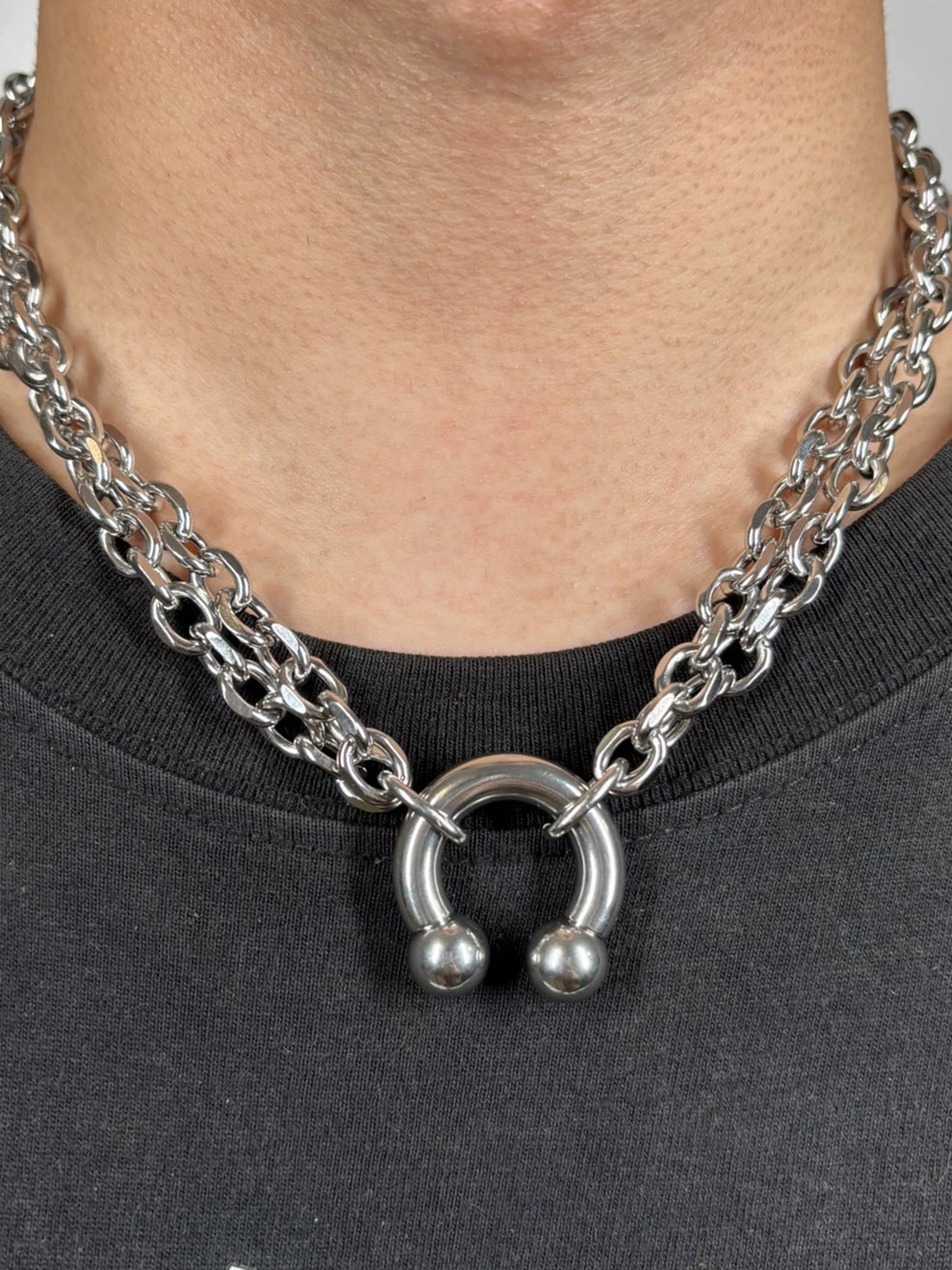 Brick Lane Heavy Metallic Horseshoe Chain Necklace - Silver