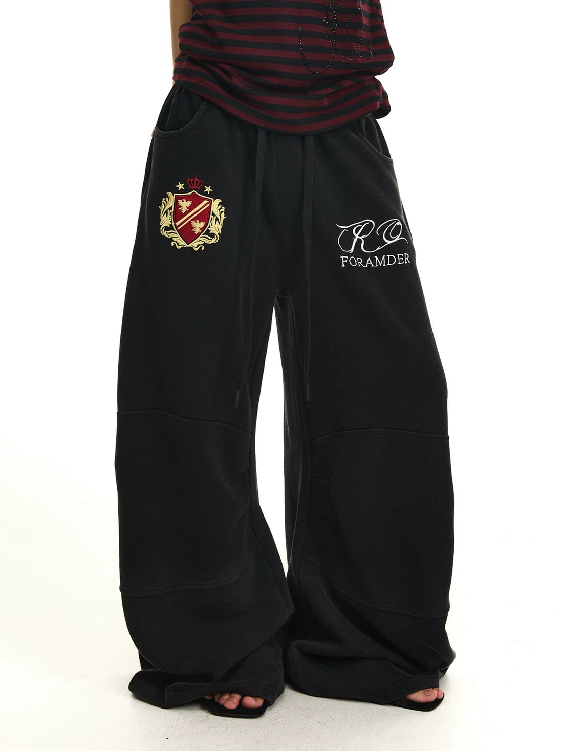 Co-ed Dorm Wide-leg Graphic Embroidery Sweatpants - Black