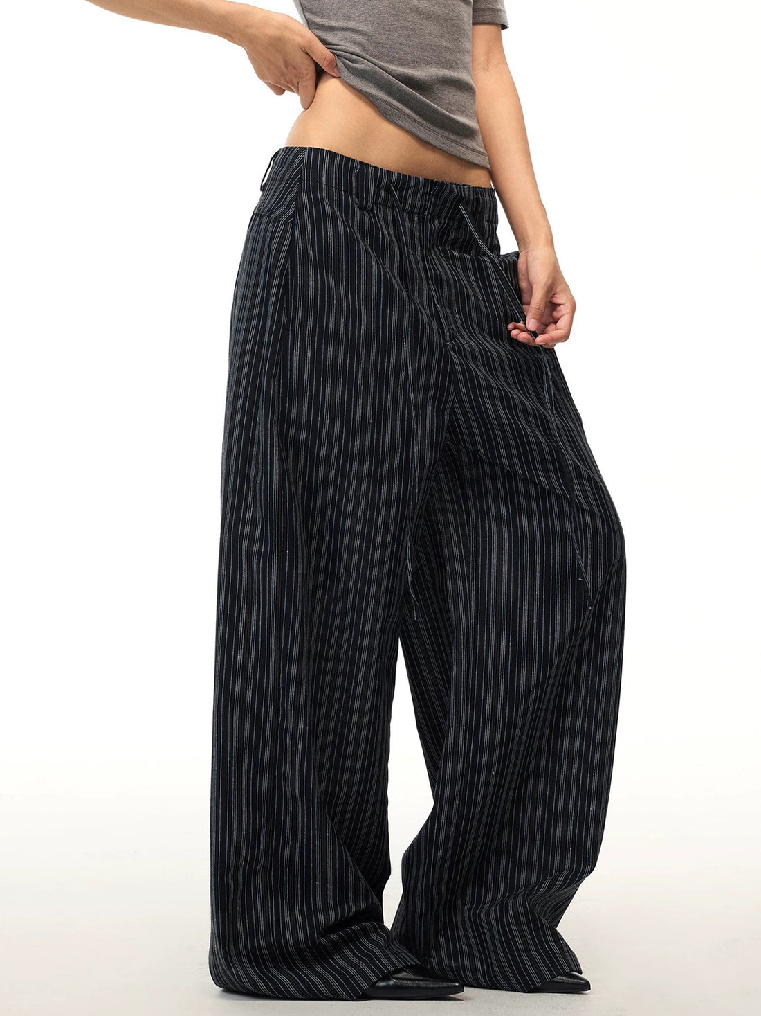 Co-ed Dorm Wide-leg Textured Graphic Trousers - Black
