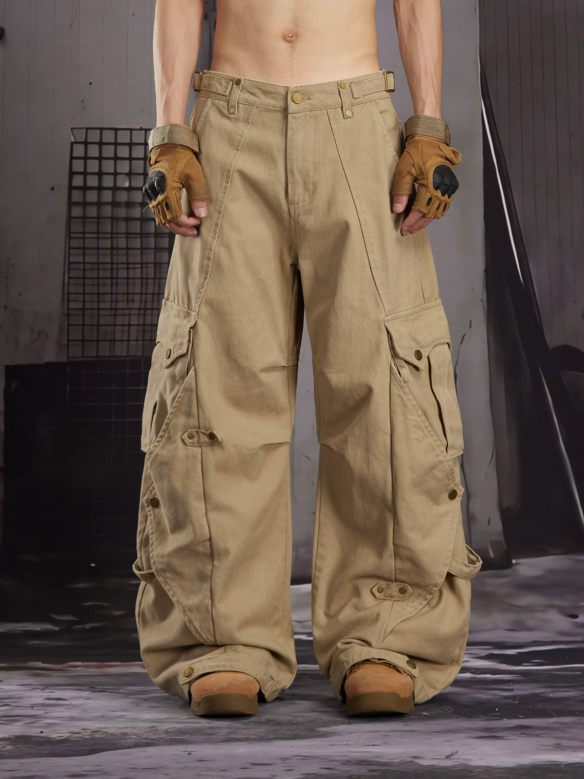 Co-ed Dorm Wide-leg Distressed Multi-Pocket Cargo Pants - Beige