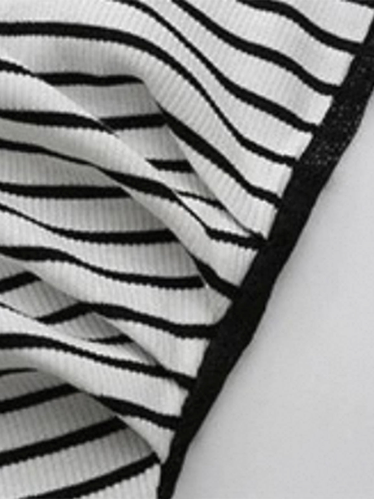 Studio Whisper Tank – Ivory Black