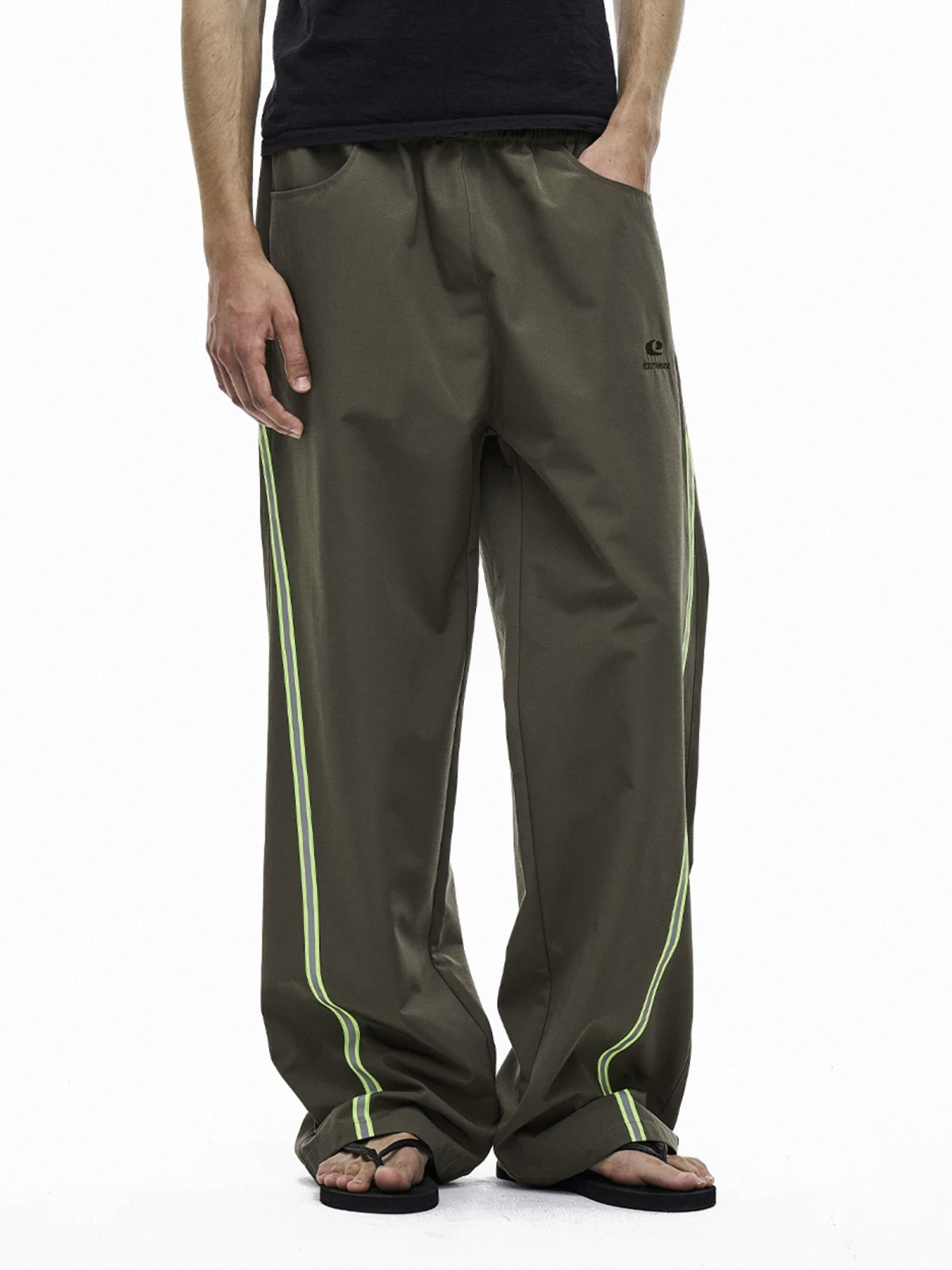 Co-ed Dorm Wide-leg Contrast Color Side Striped Cargo Pants - Green