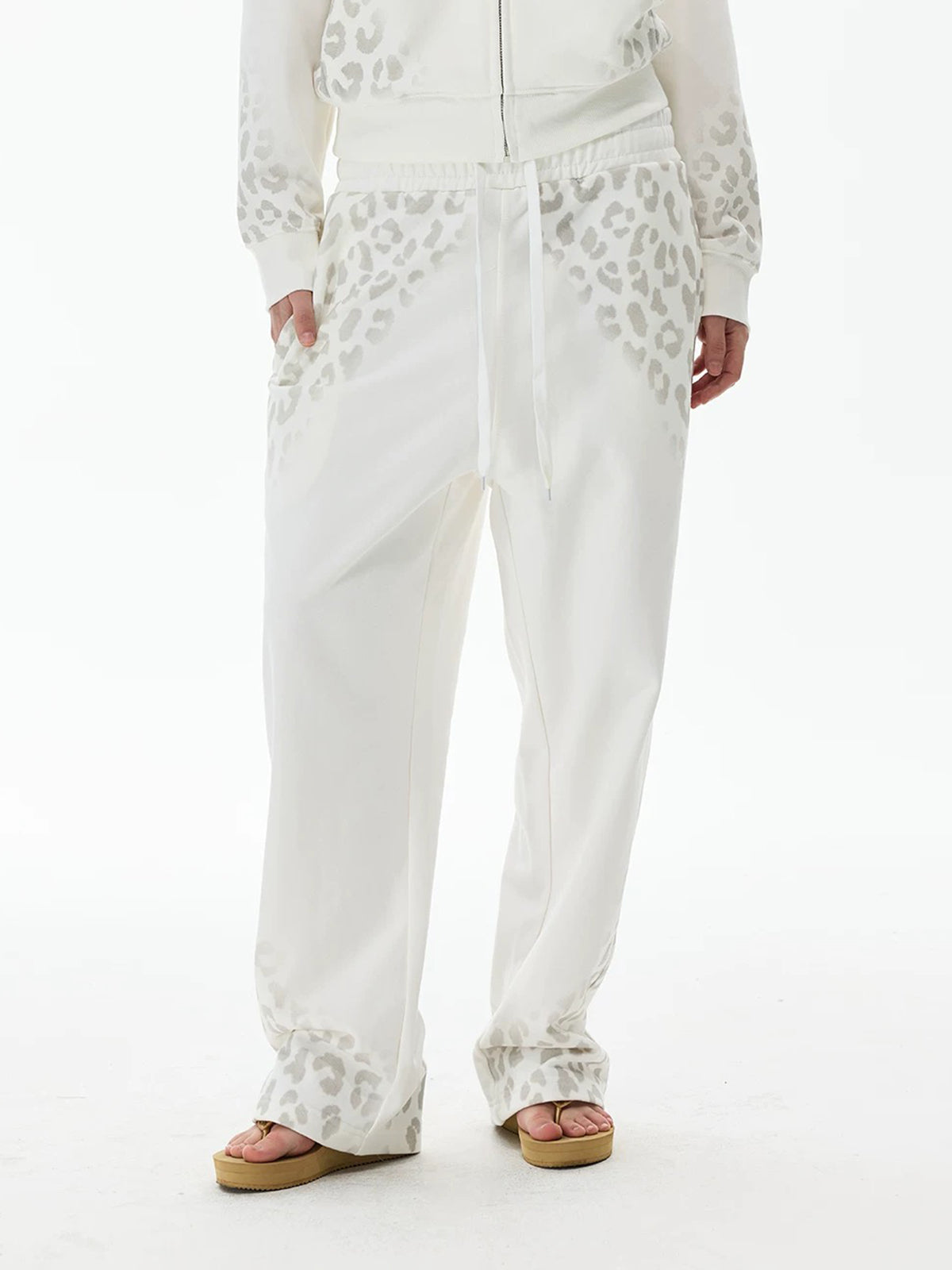 Co-ed Dorm Baggy Leopard Print Side Striped Sweatpants - White
