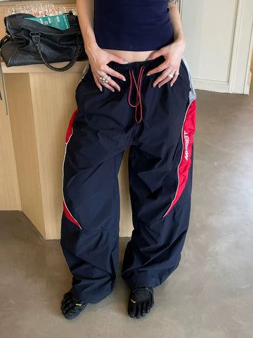 Co-ed Dorm Wide-leg Contrast Color Side Striped Sweatpants - Black